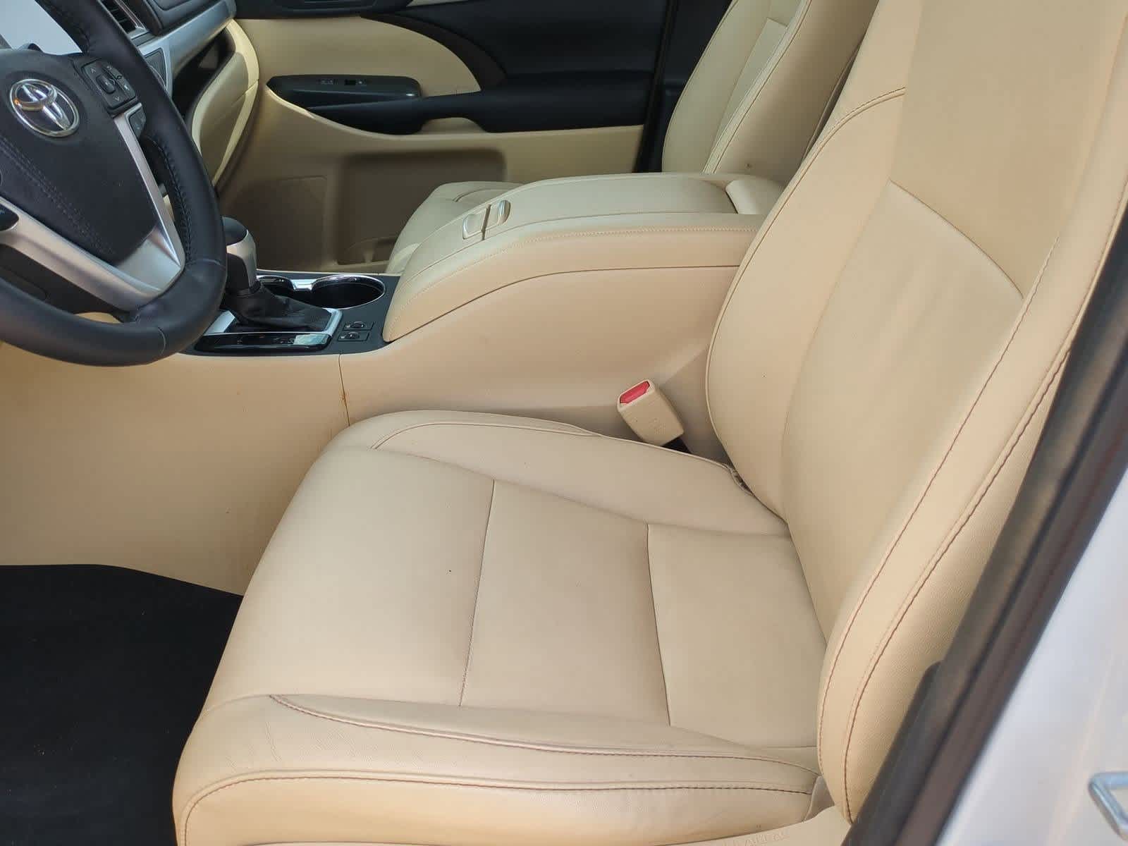 Thumbnail: 2017 Toyota Highlander - 16