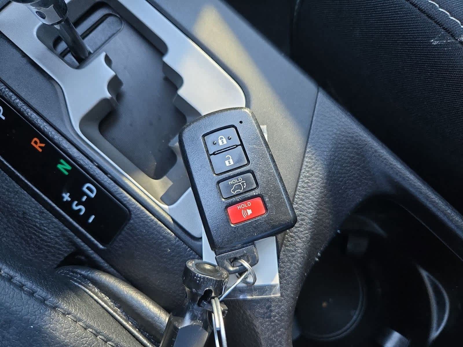 Thumbnail: 2018 Toyota RAV4 - 36