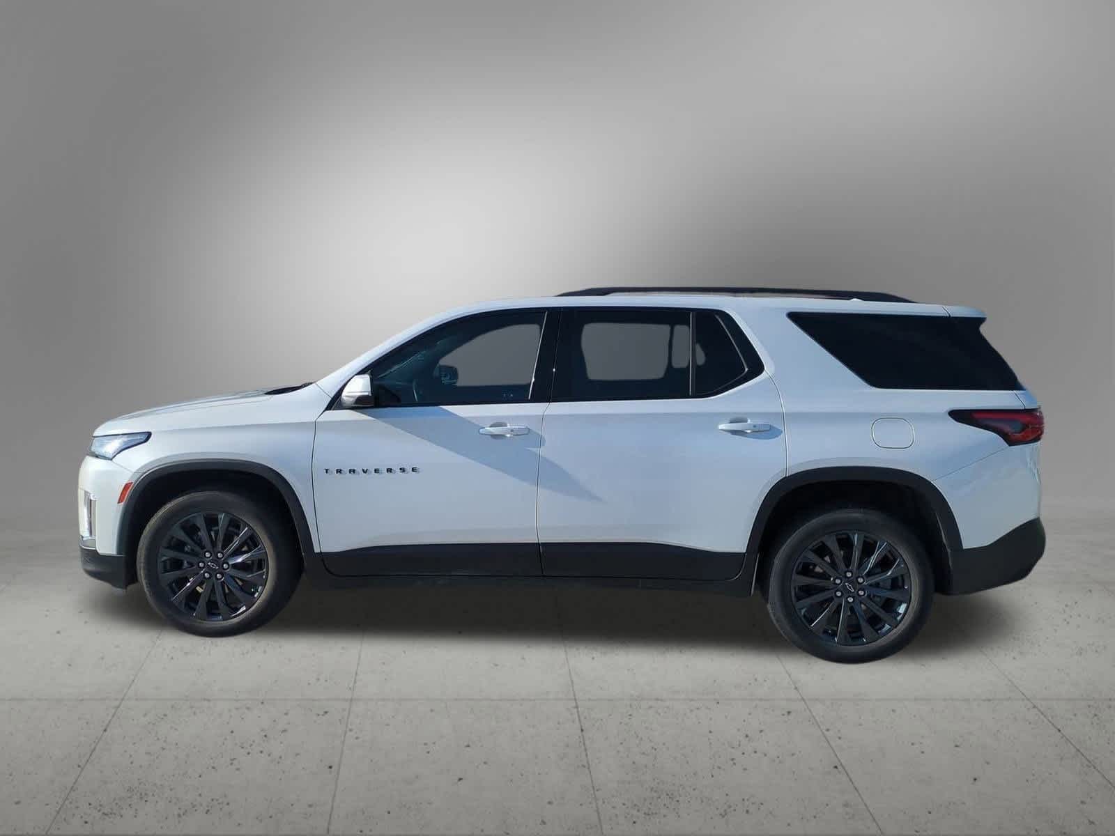 Thumbnail: 2022 Chevrolet Traverse - 3