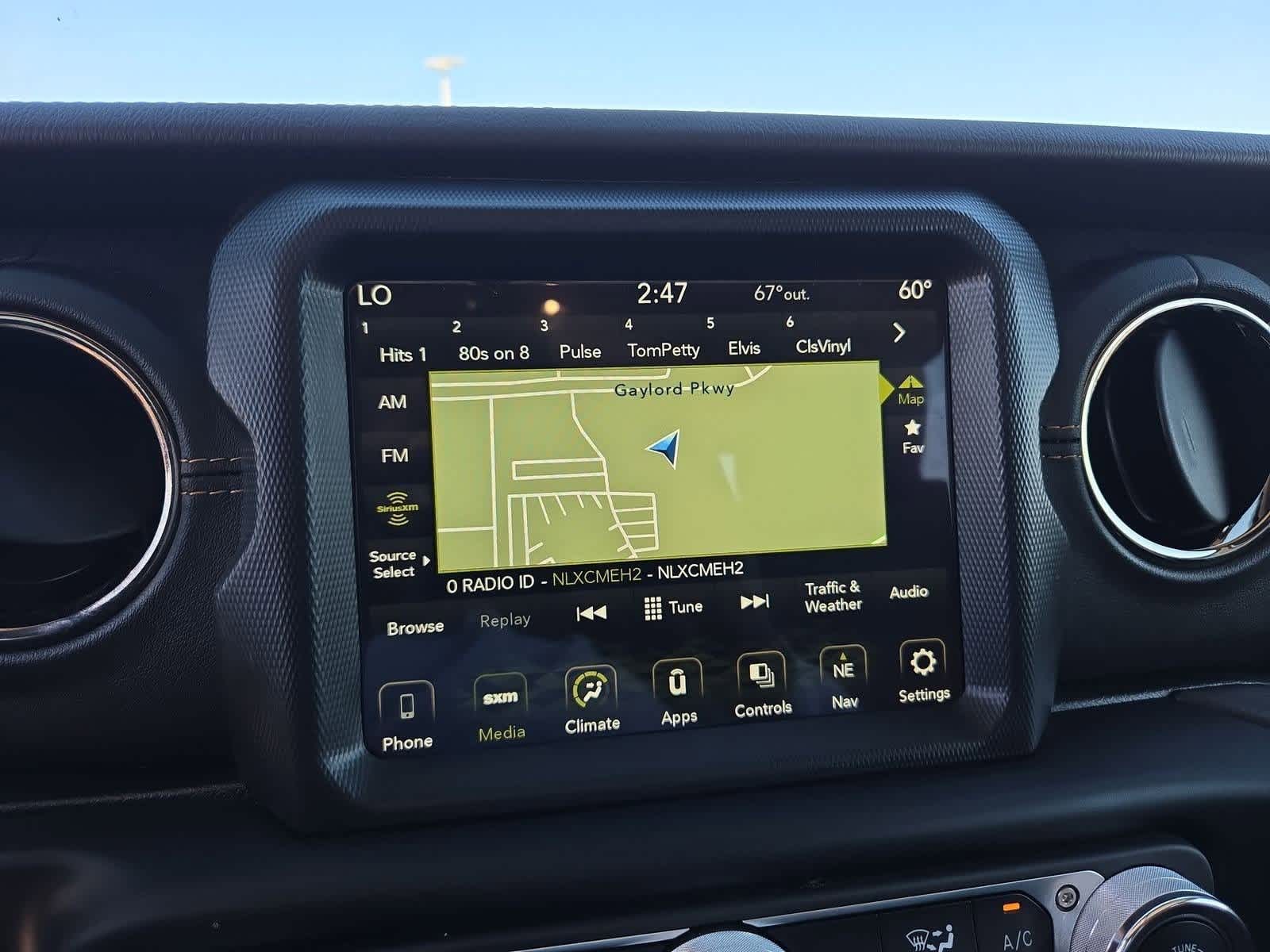 Thumbnail: 2023 Jeep Gladiator - 25