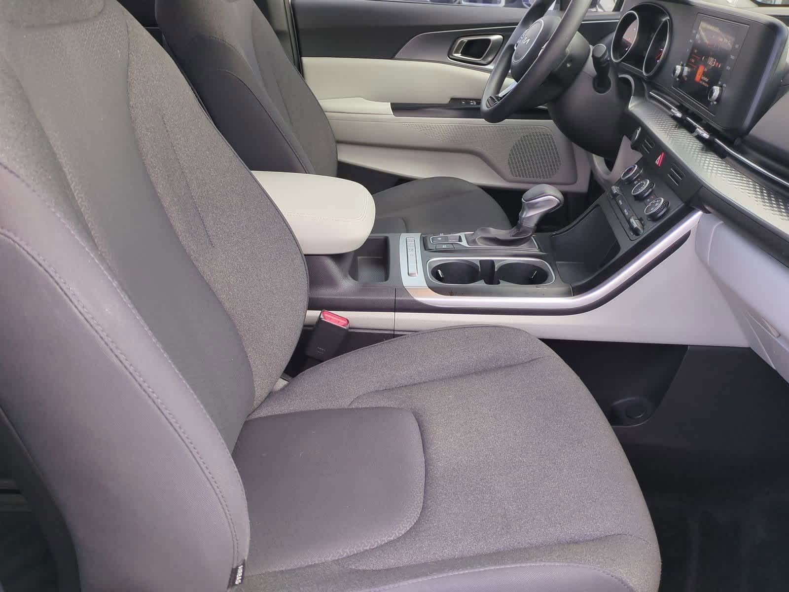 Thumbnail: 2024 Kia Carnival - 20