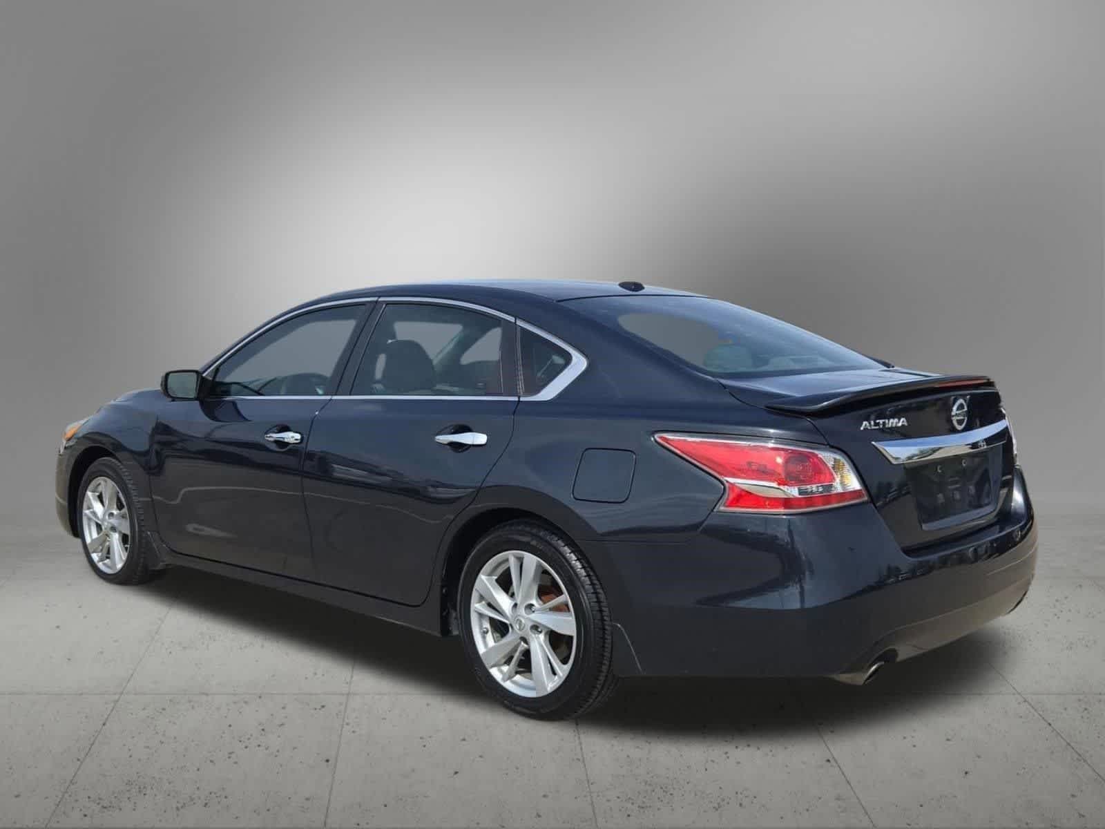 Thumbnail: 2015 Nissan Altima - 4