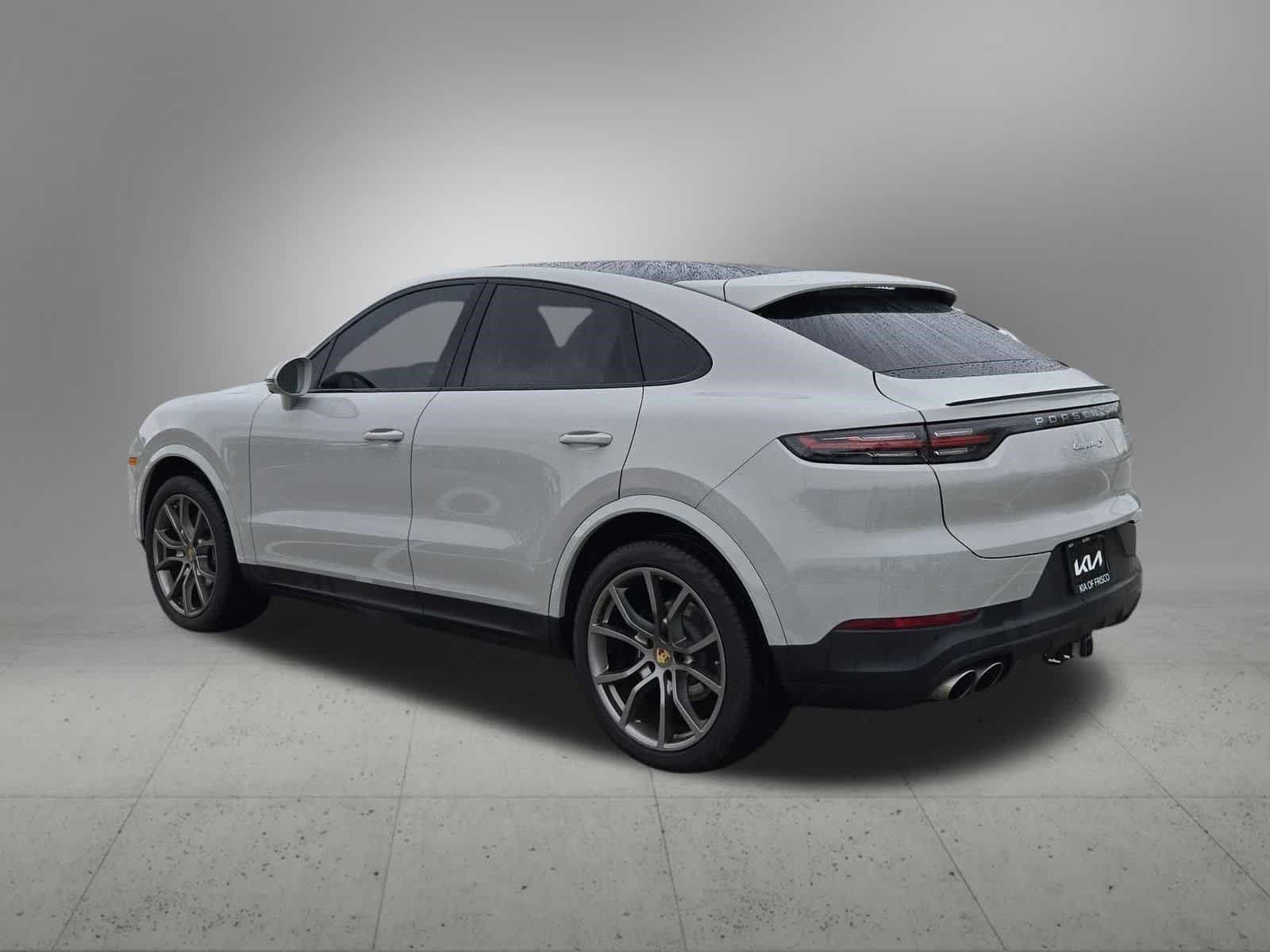 Thumbnail: 2022 Porsche  - 4