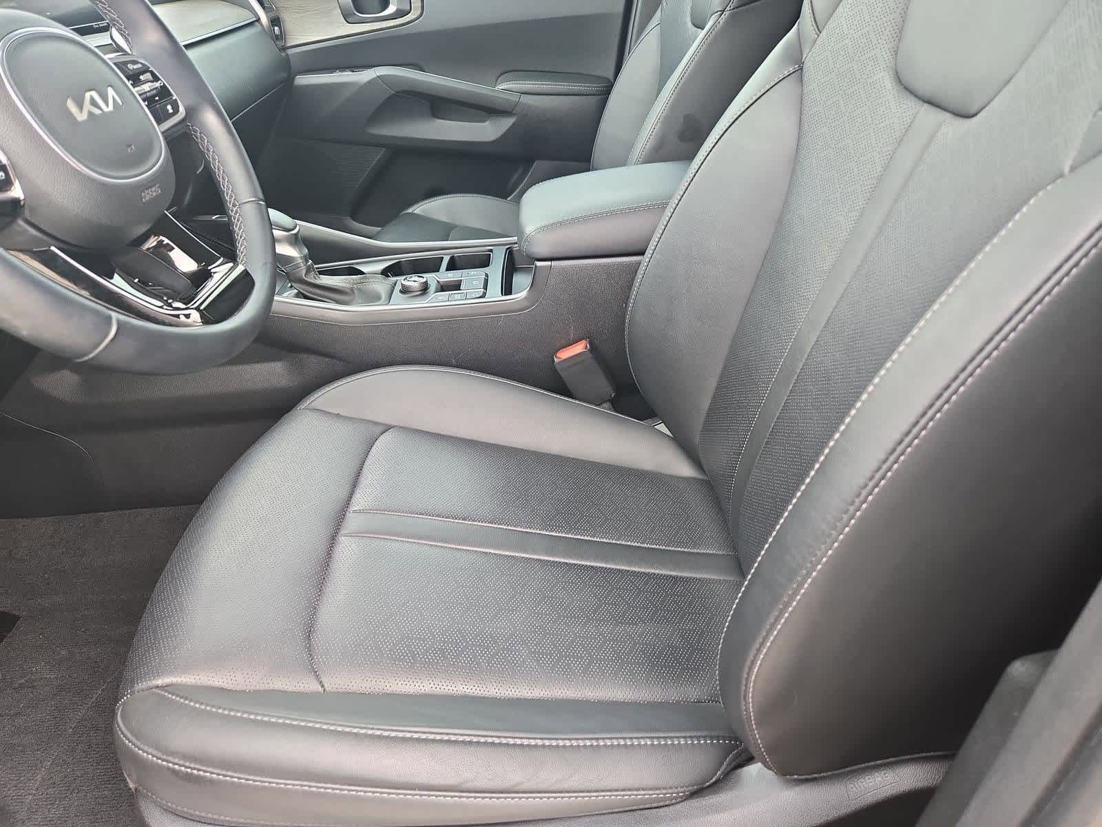 Thumbnail: 2023 Kia Sorento - 14