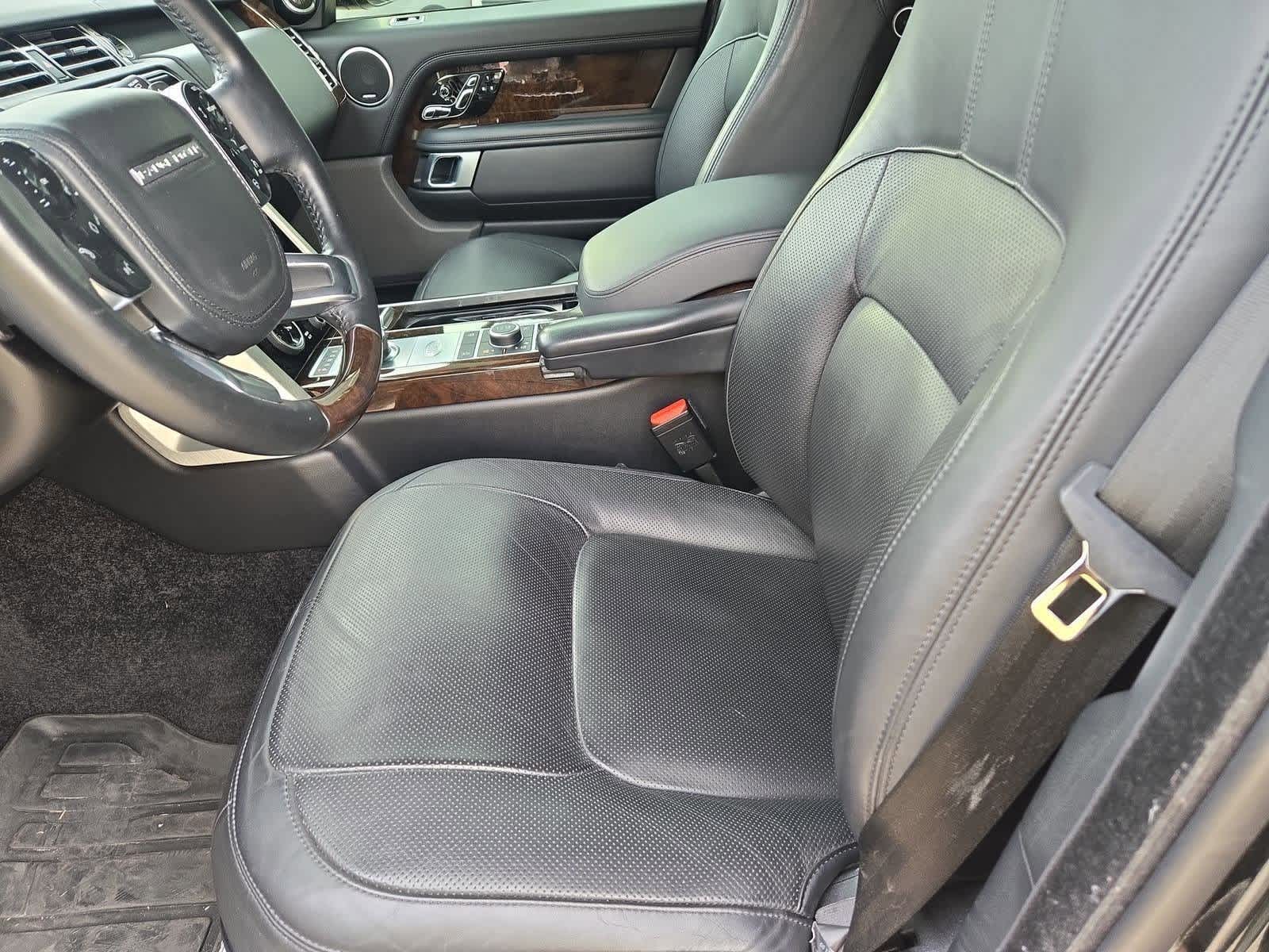 Thumbnail: 2020 Land Rover Range Rover - 15