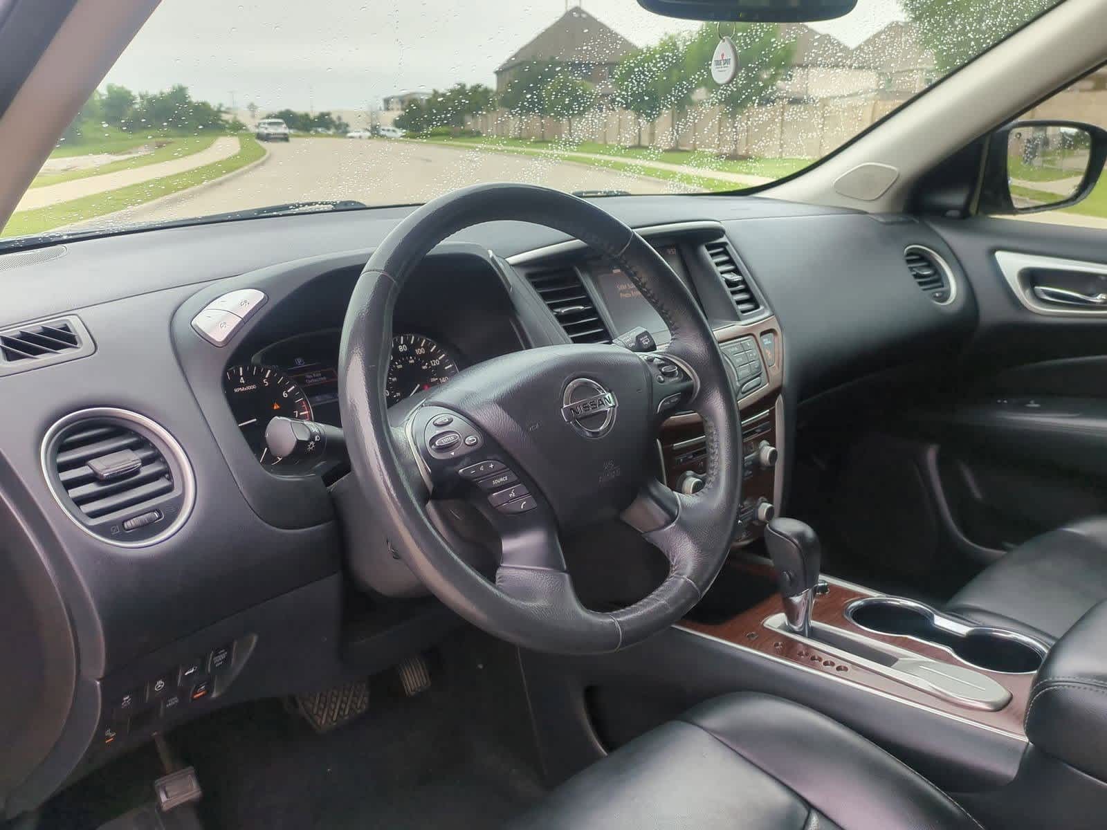 Thumbnail: 2017 Nissan Pathfinder - 2