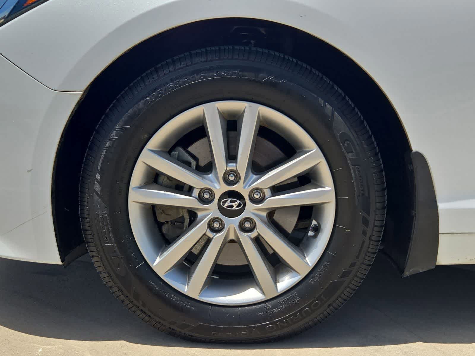 Thumbnail: 2017 Hyundai Sonata - 12