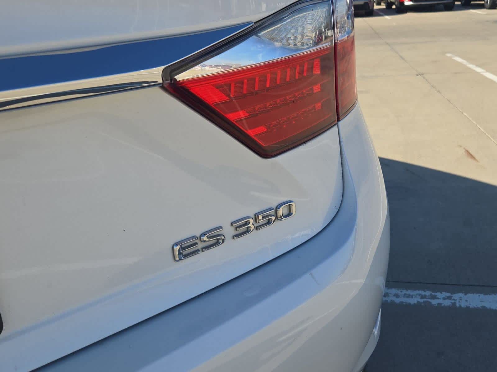 Thumbnail: 2013 Lexus ES - 11