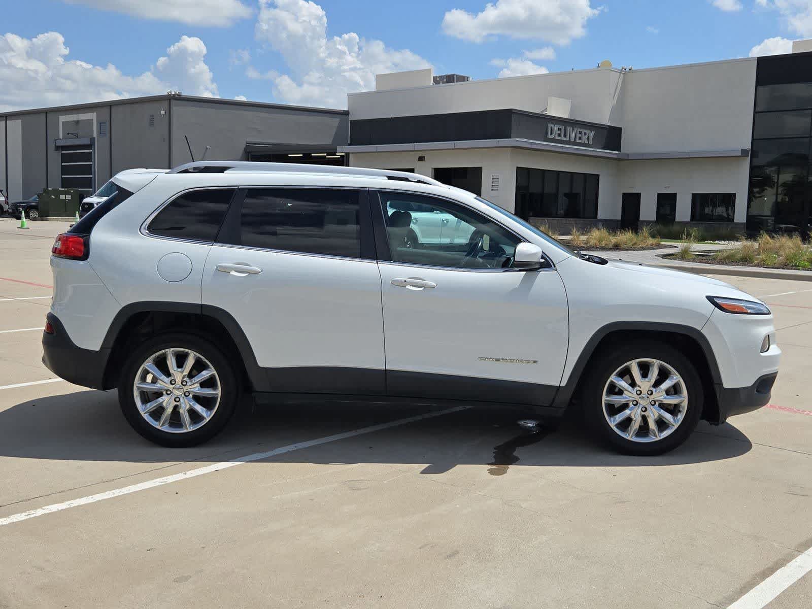 Thumbnail: 2017 Jeep Cherokee - 7