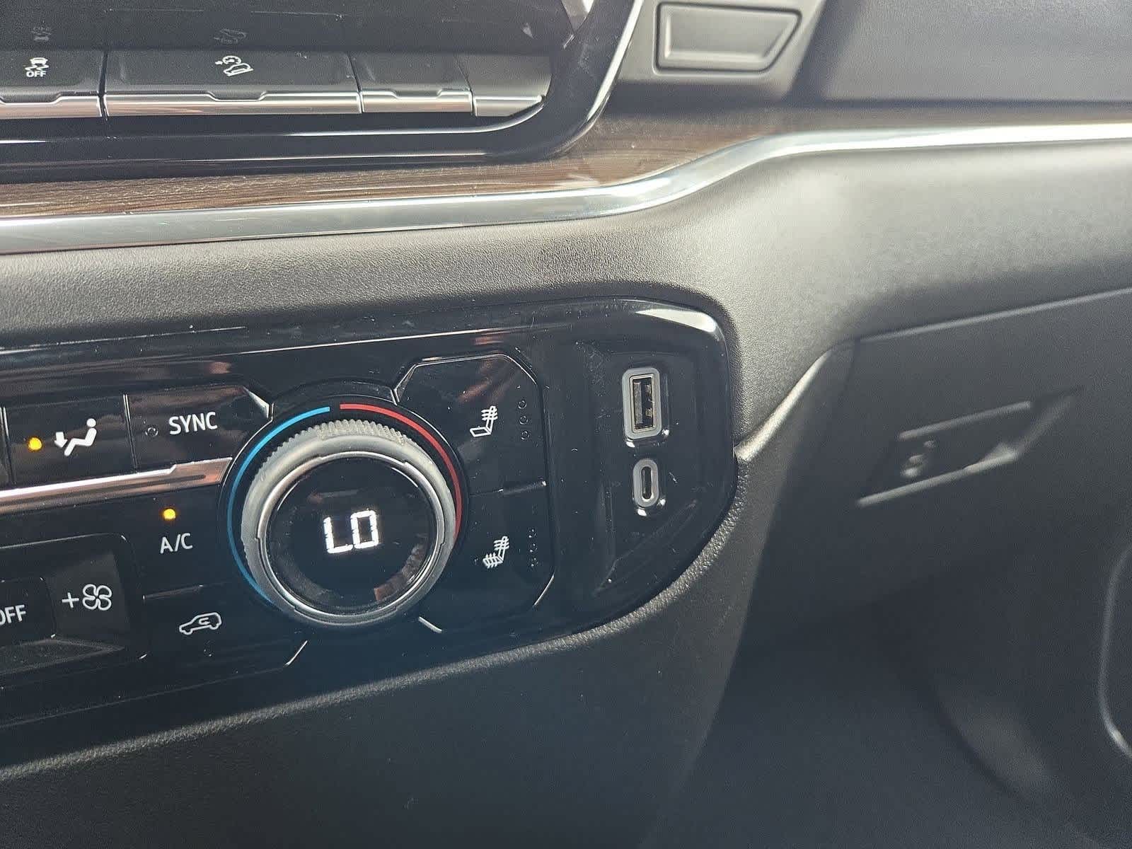 Thumbnail: 2023 Chevrolet Silverado 1500 - 27