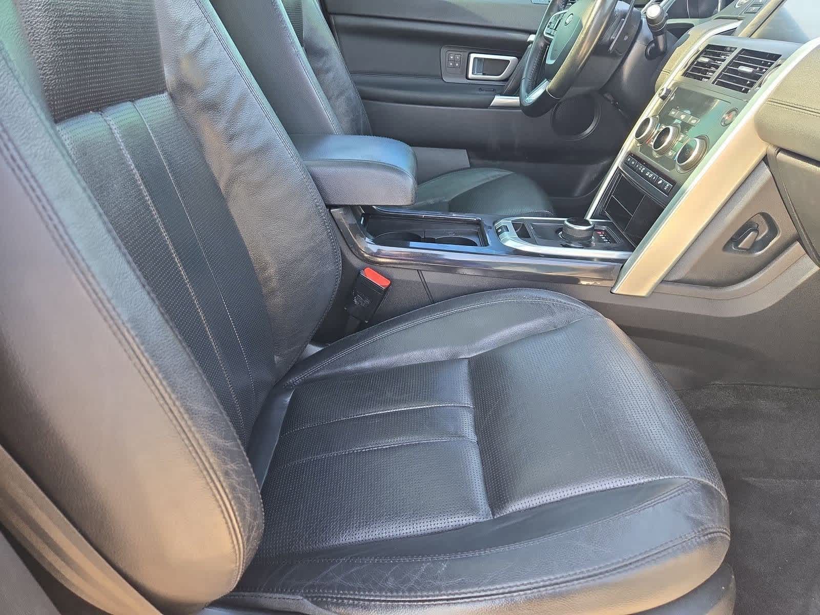 Thumbnail: 2015 Land Rover Discovery Sport - 23