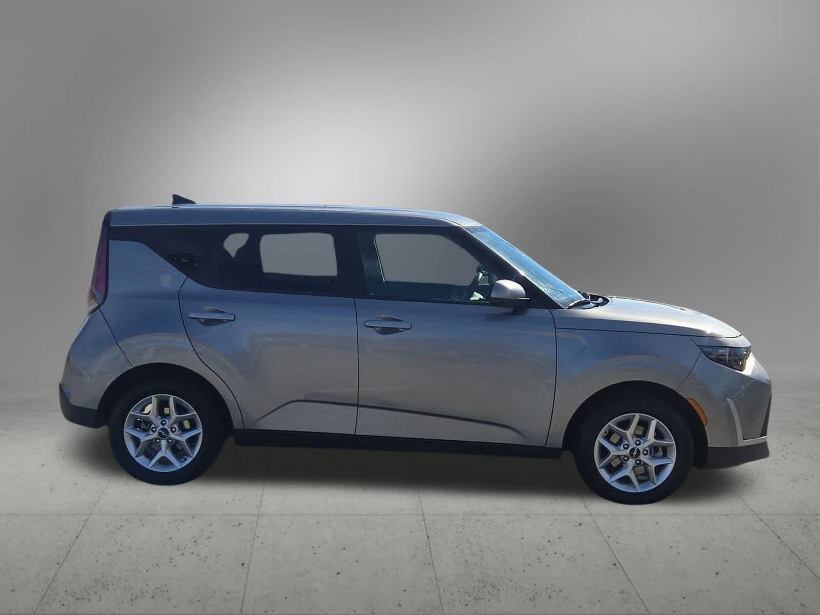 Thumbnail: 2023 Kia Soul - 7