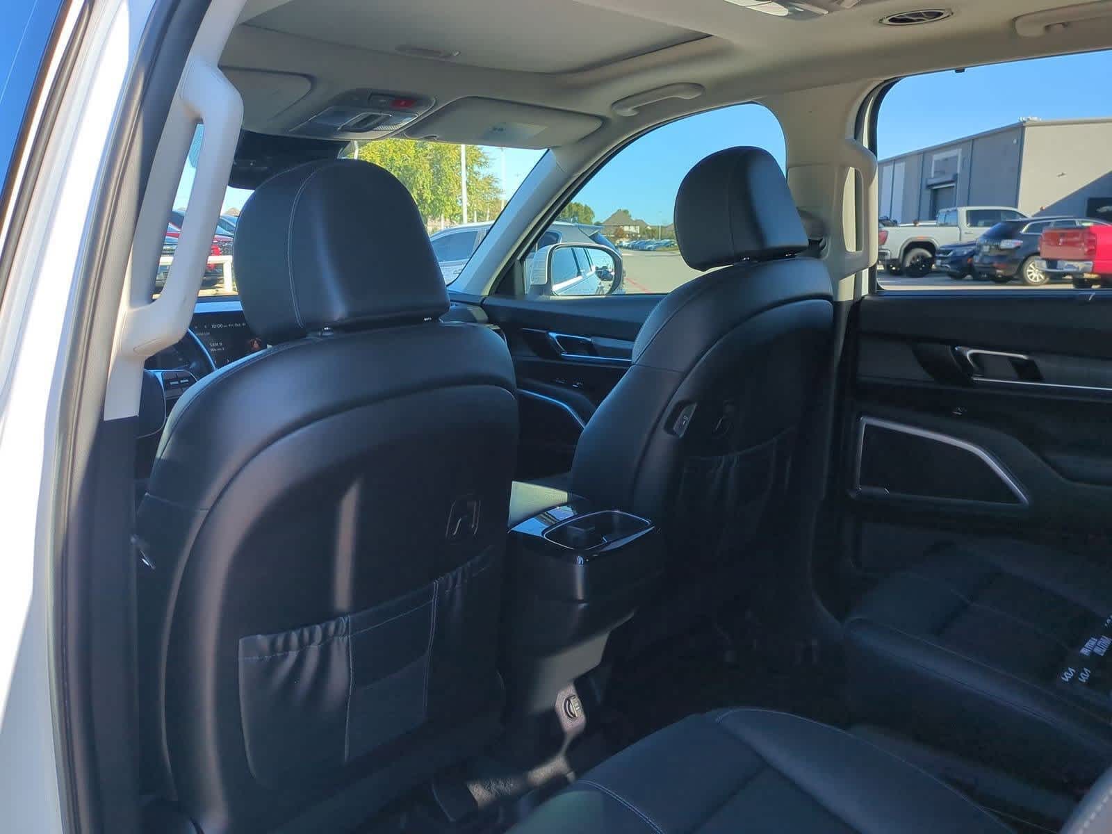 Thumbnail: 2023 Kia Telluride - 17