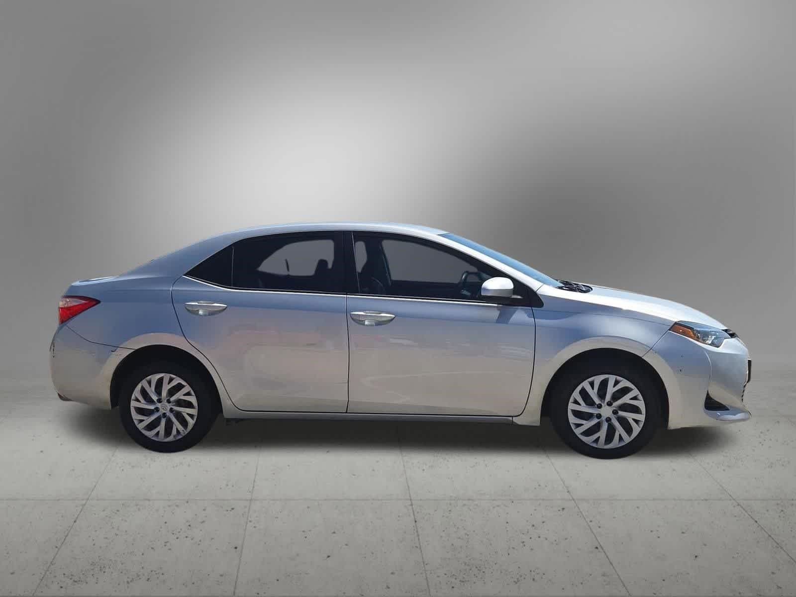 Thumbnail: 2017 Toyota Corolla - 7