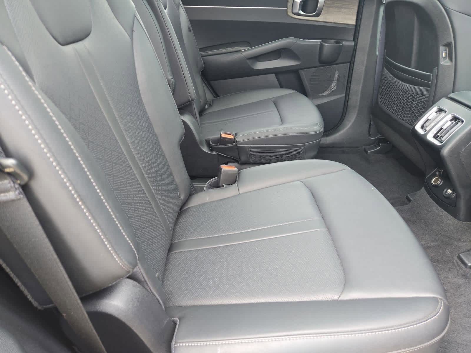 Thumbnail: 2023 Kia Sorento - 19