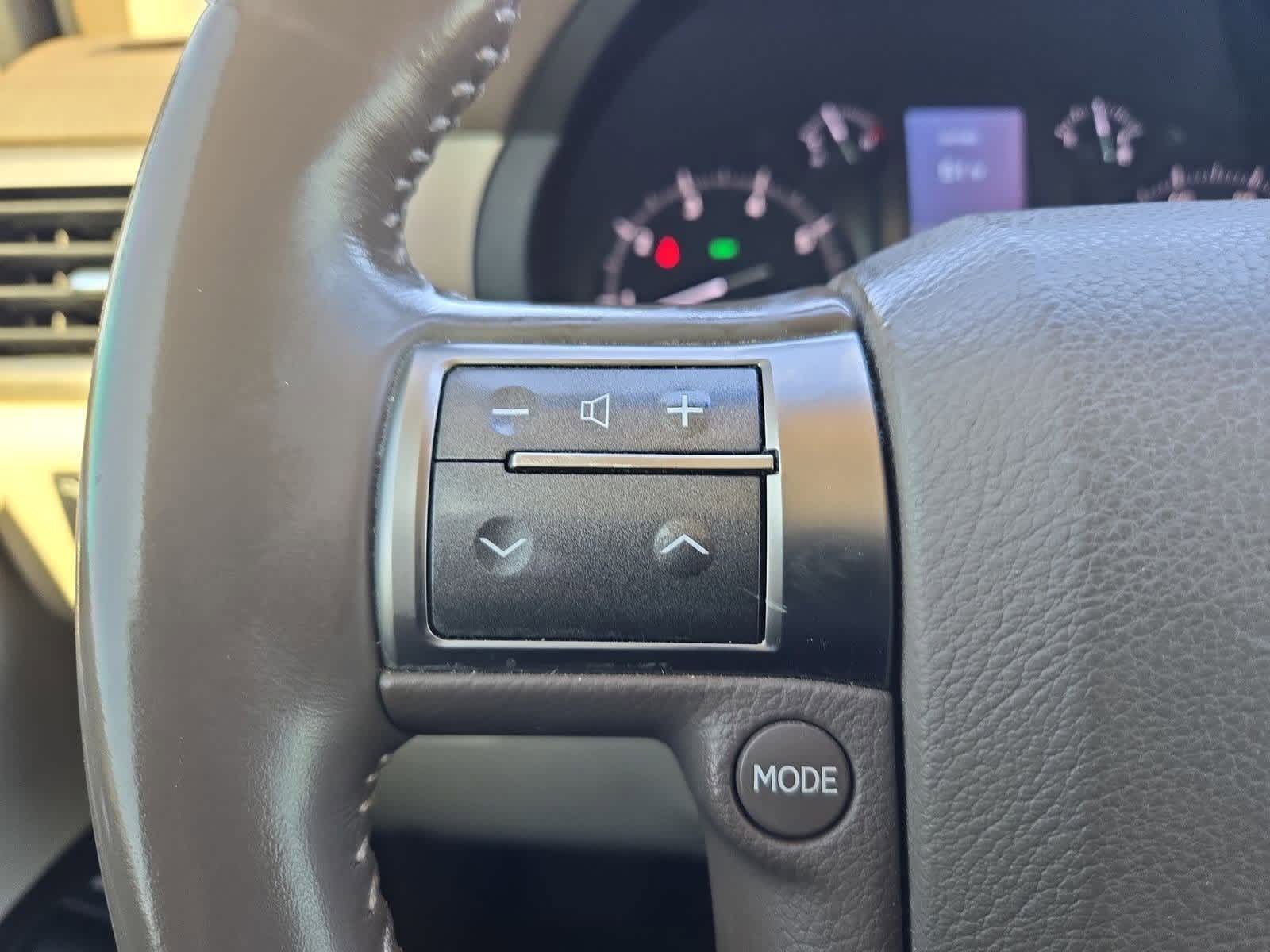 Thumbnail: 2014 Lexus GX - 25