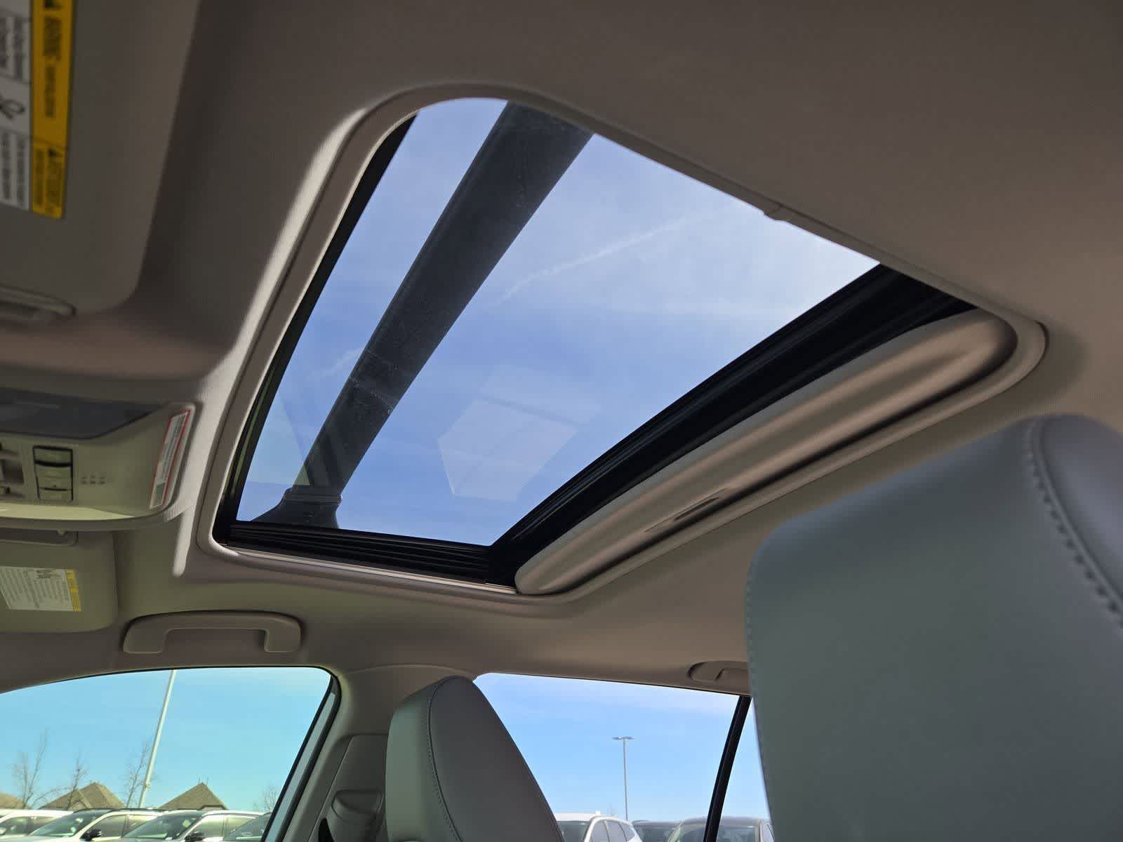 Thumbnail: 2019 Toyota RAV4 - 18