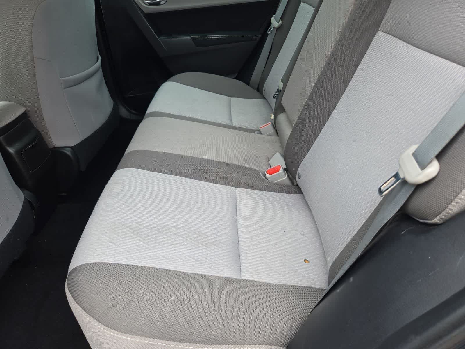 2017 Toyota Corolla LE - Photo 18