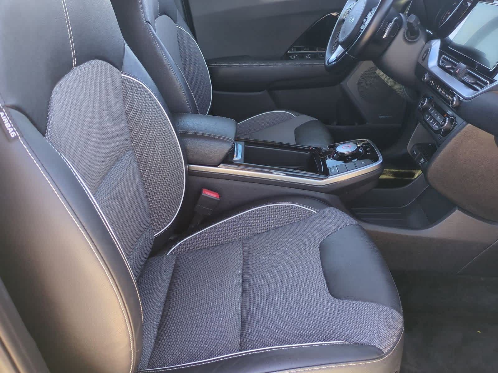 Thumbnail: 2022 Kia Niro - 21