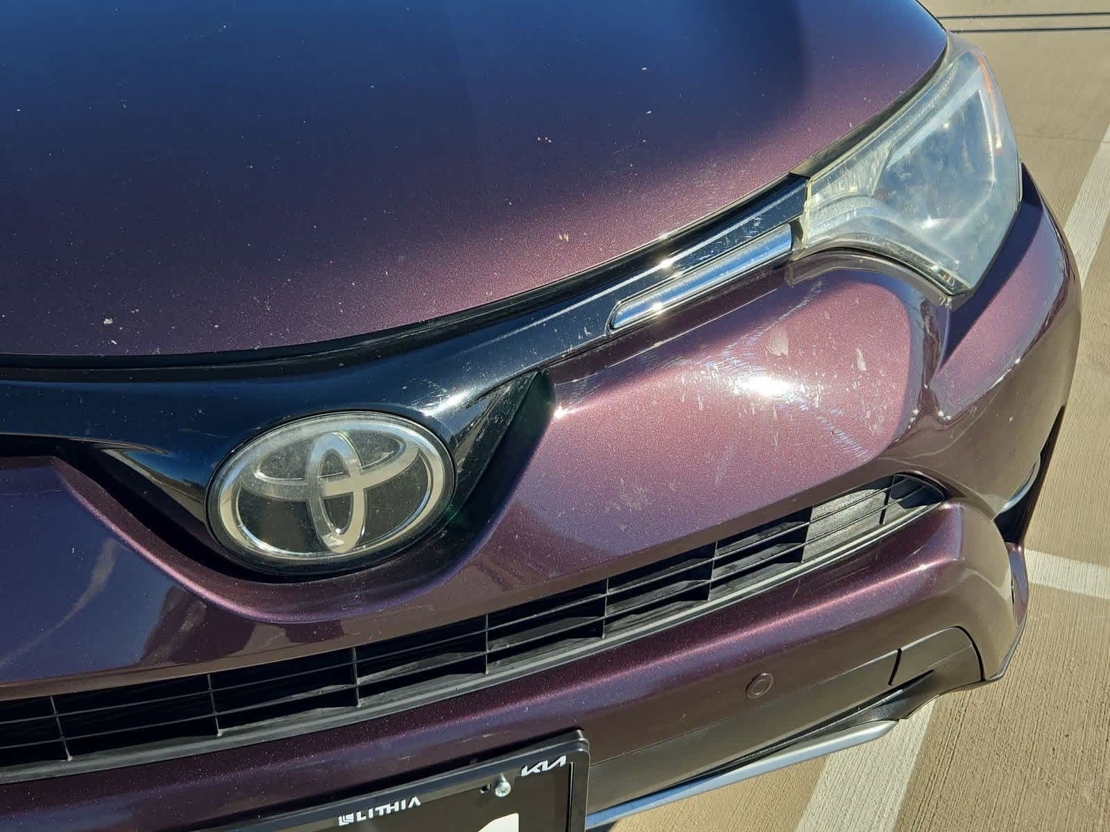 Thumbnail: 2018 Toyota RAV4 - 11