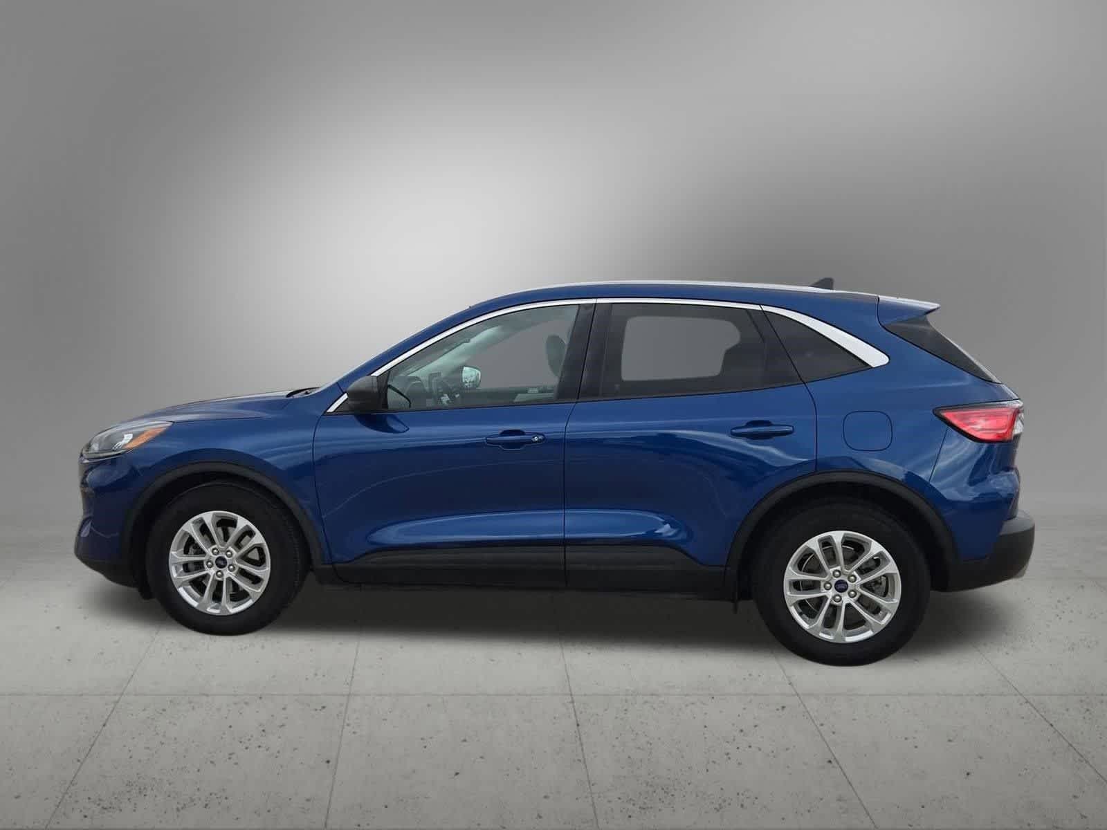 Thumbnail: 2022 Ford Escape - 3