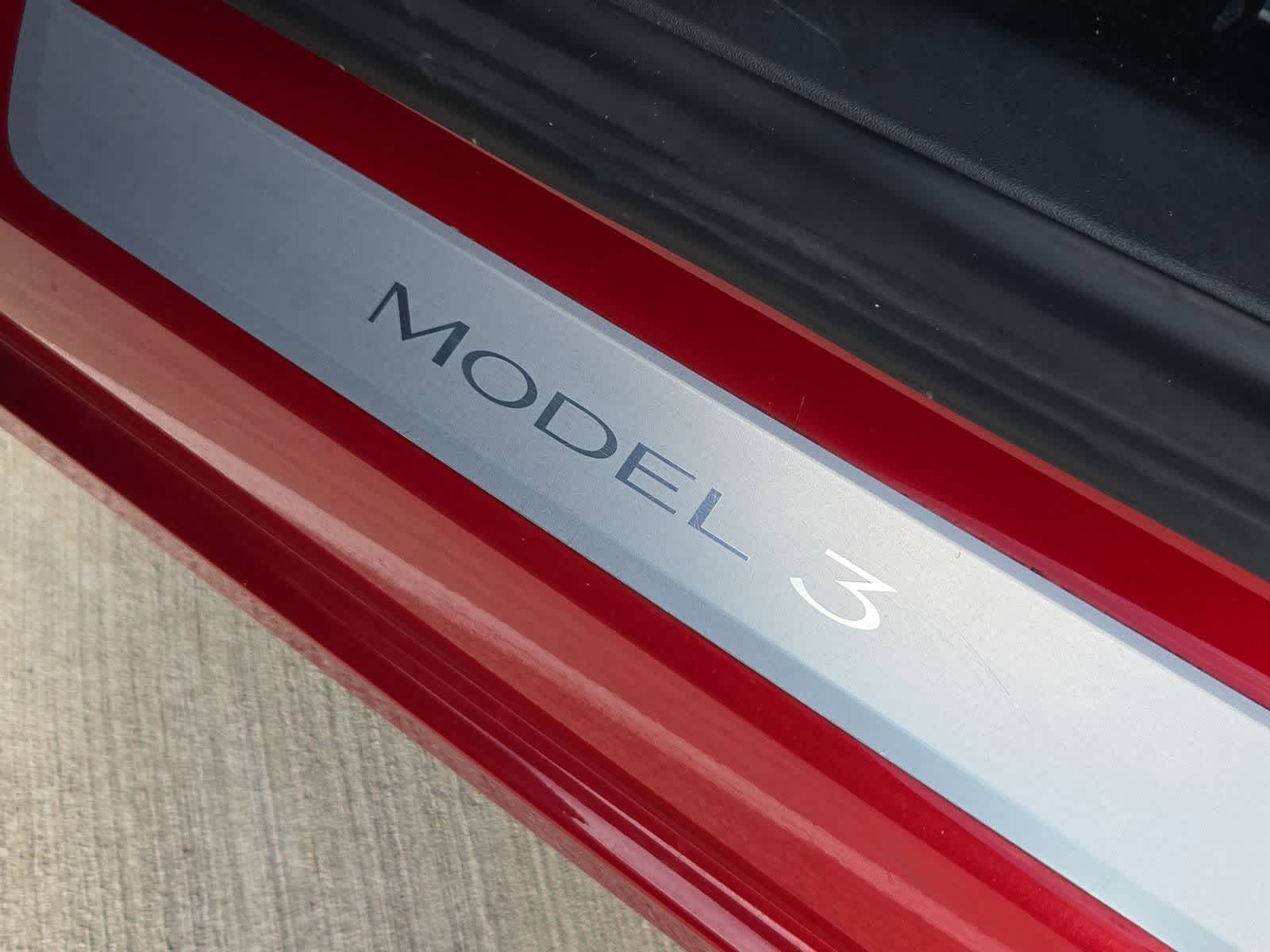 Thumbnail: 2018 Tesla Model 3 - 11