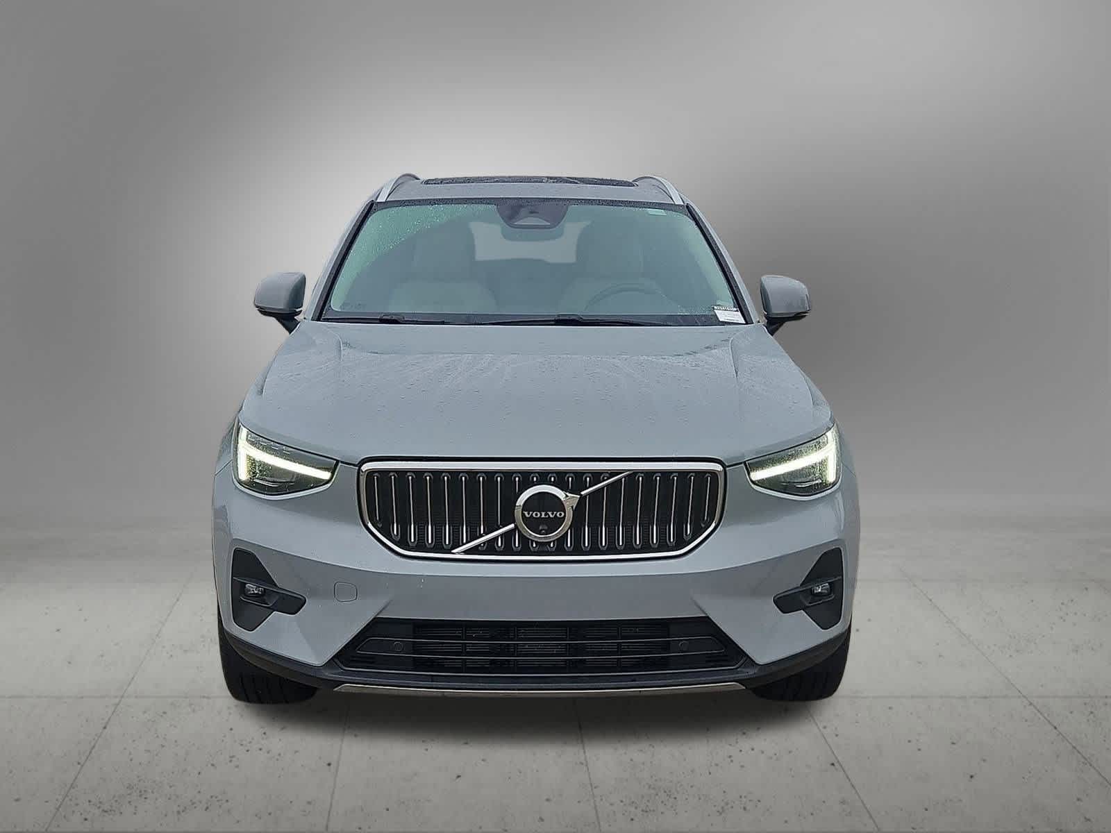 Thumbnail: 2024 Volvo XC40 - 9