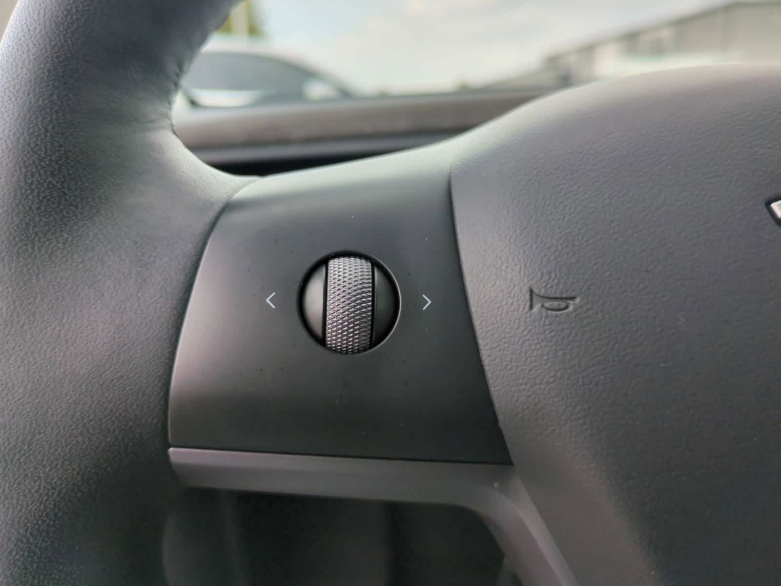 Thumbnail: 2022 Tesla Model Y - 21