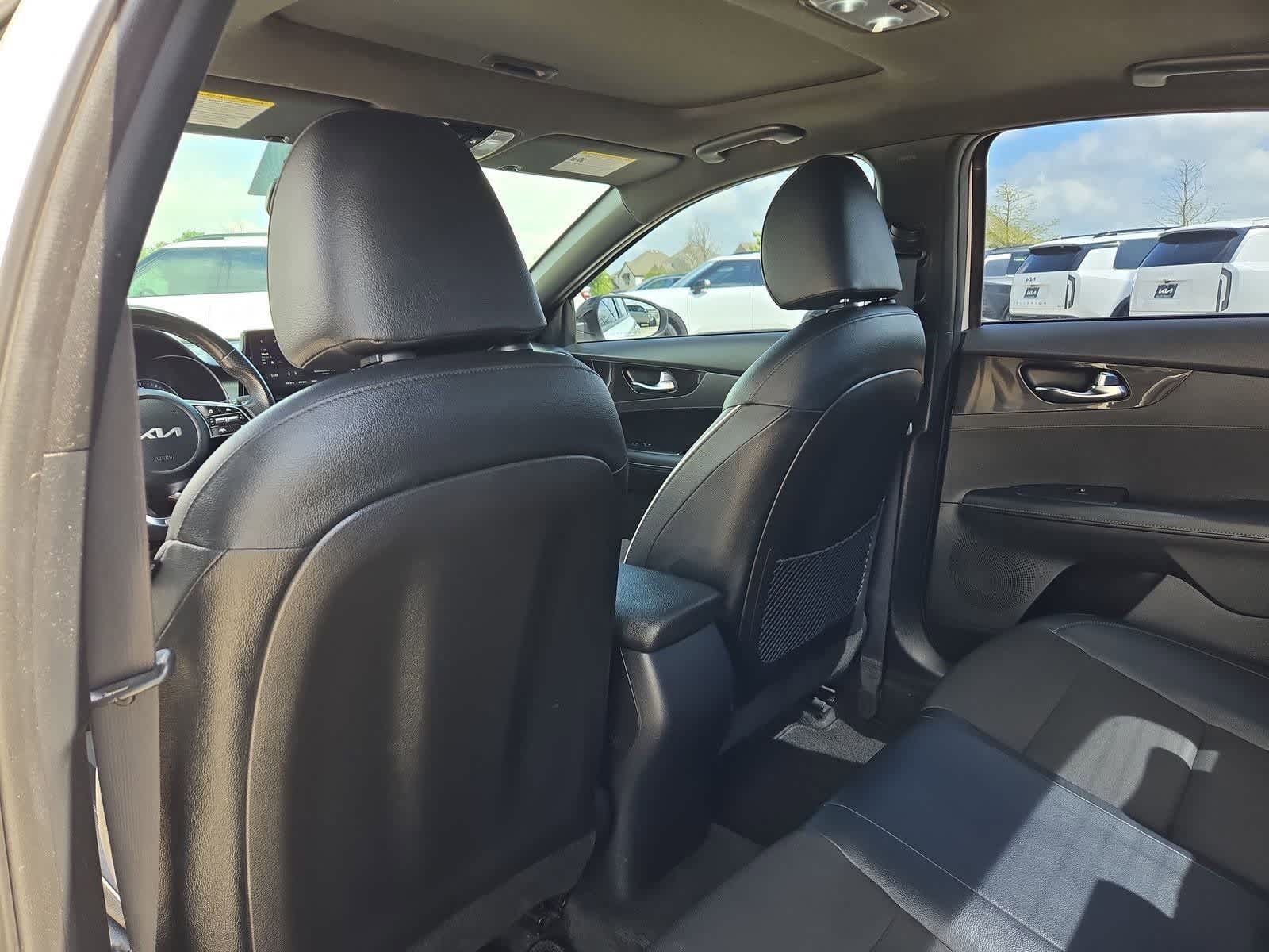 Thumbnail: 2022 Kia Forte - 17