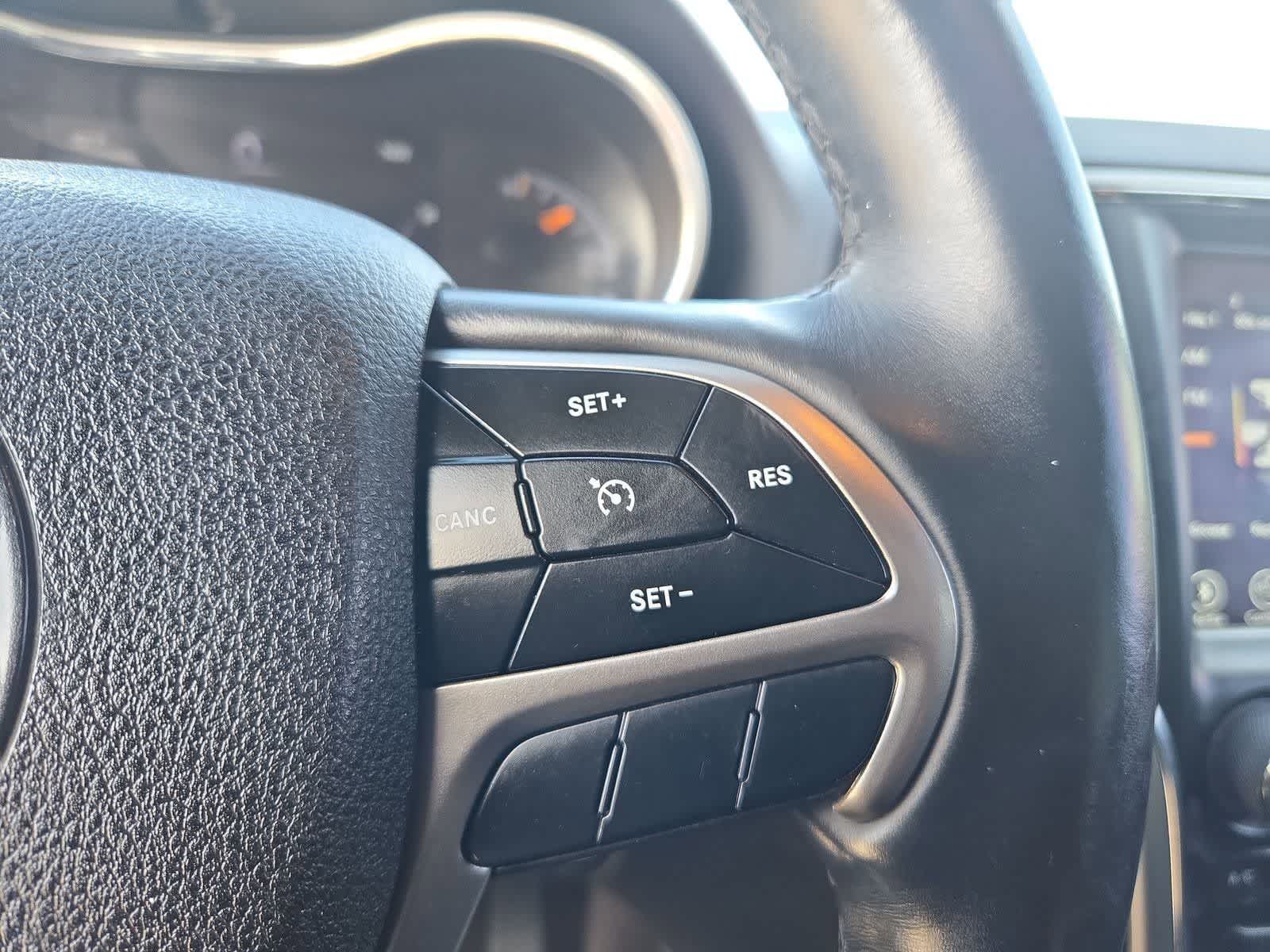 Thumbnail: 2018 Jeep Grand Cherokee - 23