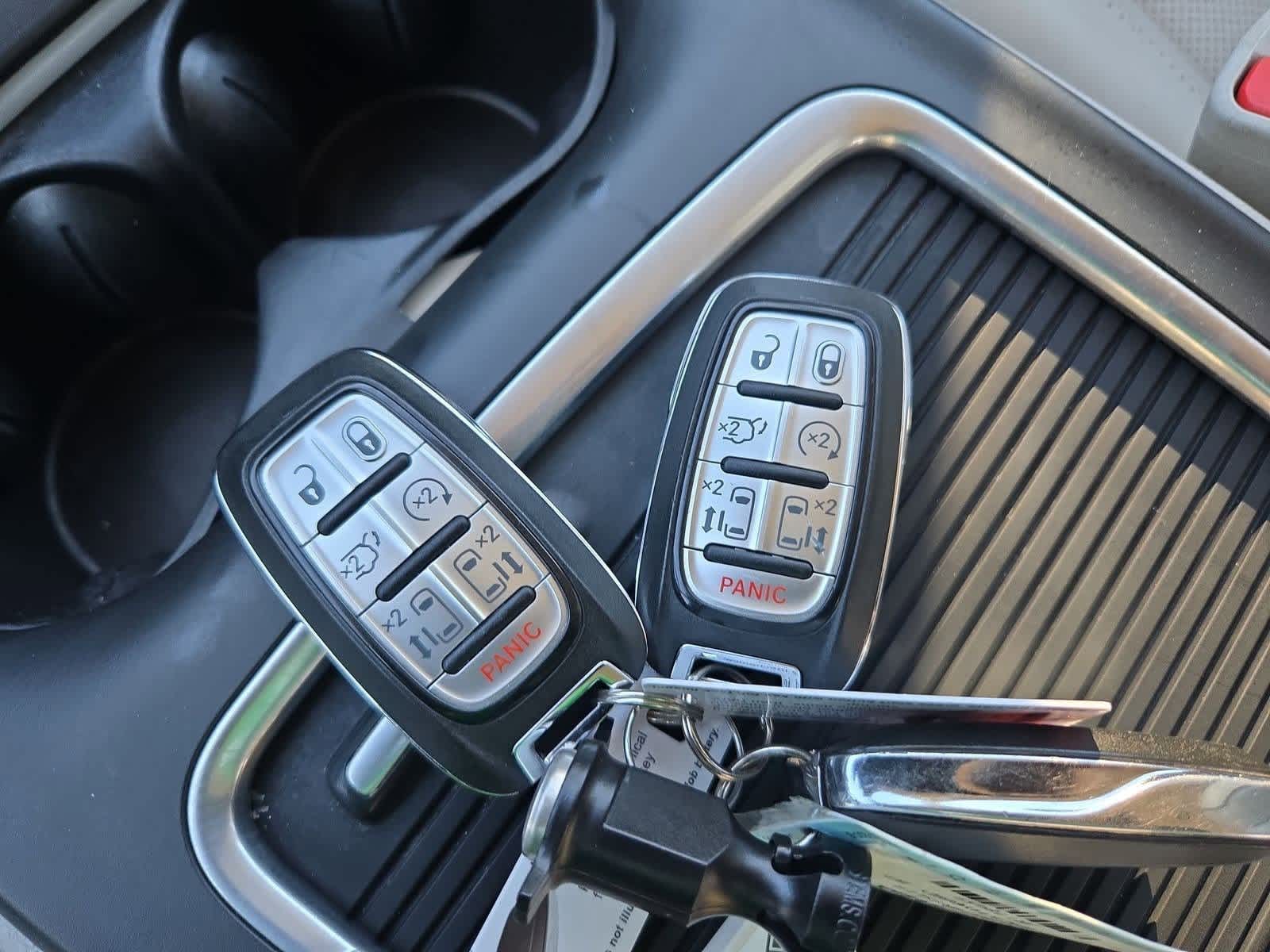 Thumbnail: 2018 Chrysler Pacifica - 34