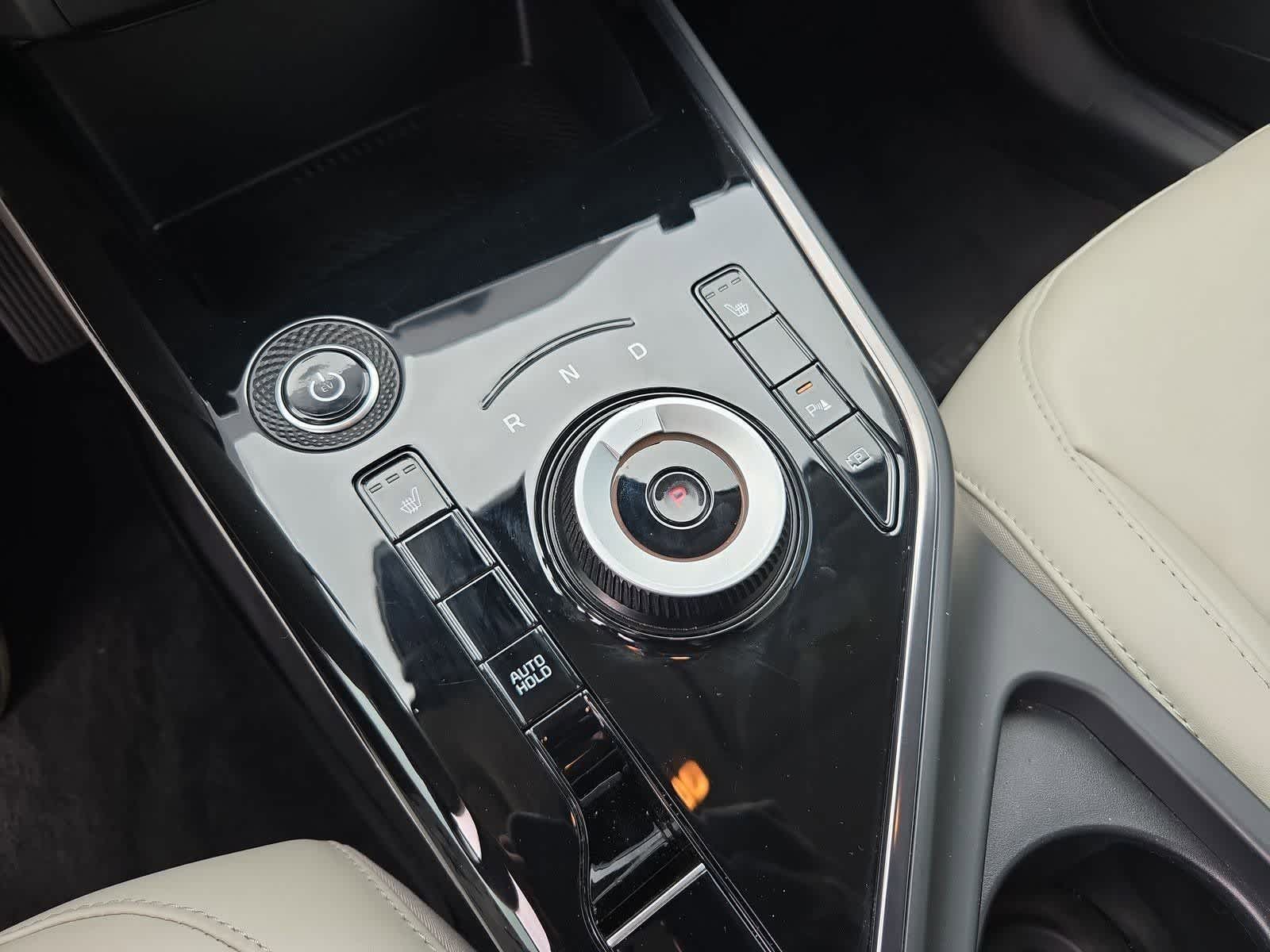 Thumbnail: 2023 Kia Niro - 29