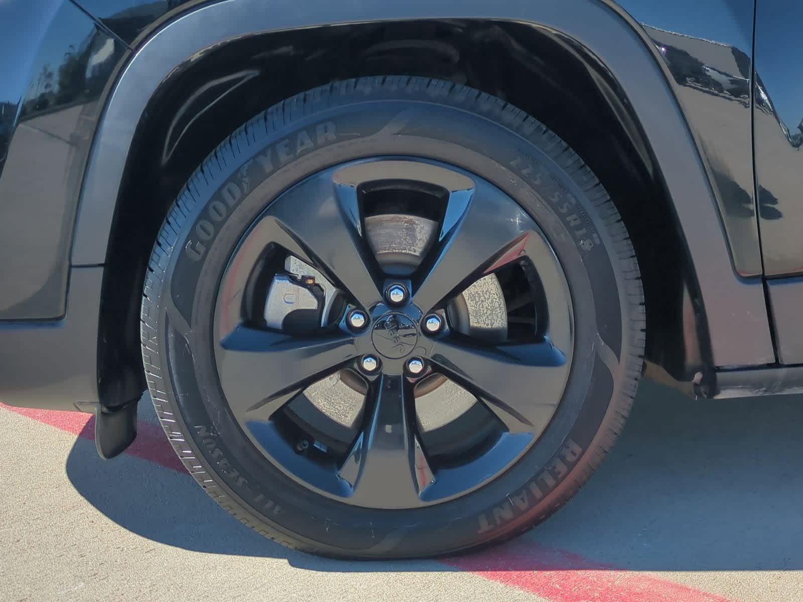 Thumbnail: 2021 Jeep Cherokee - 13