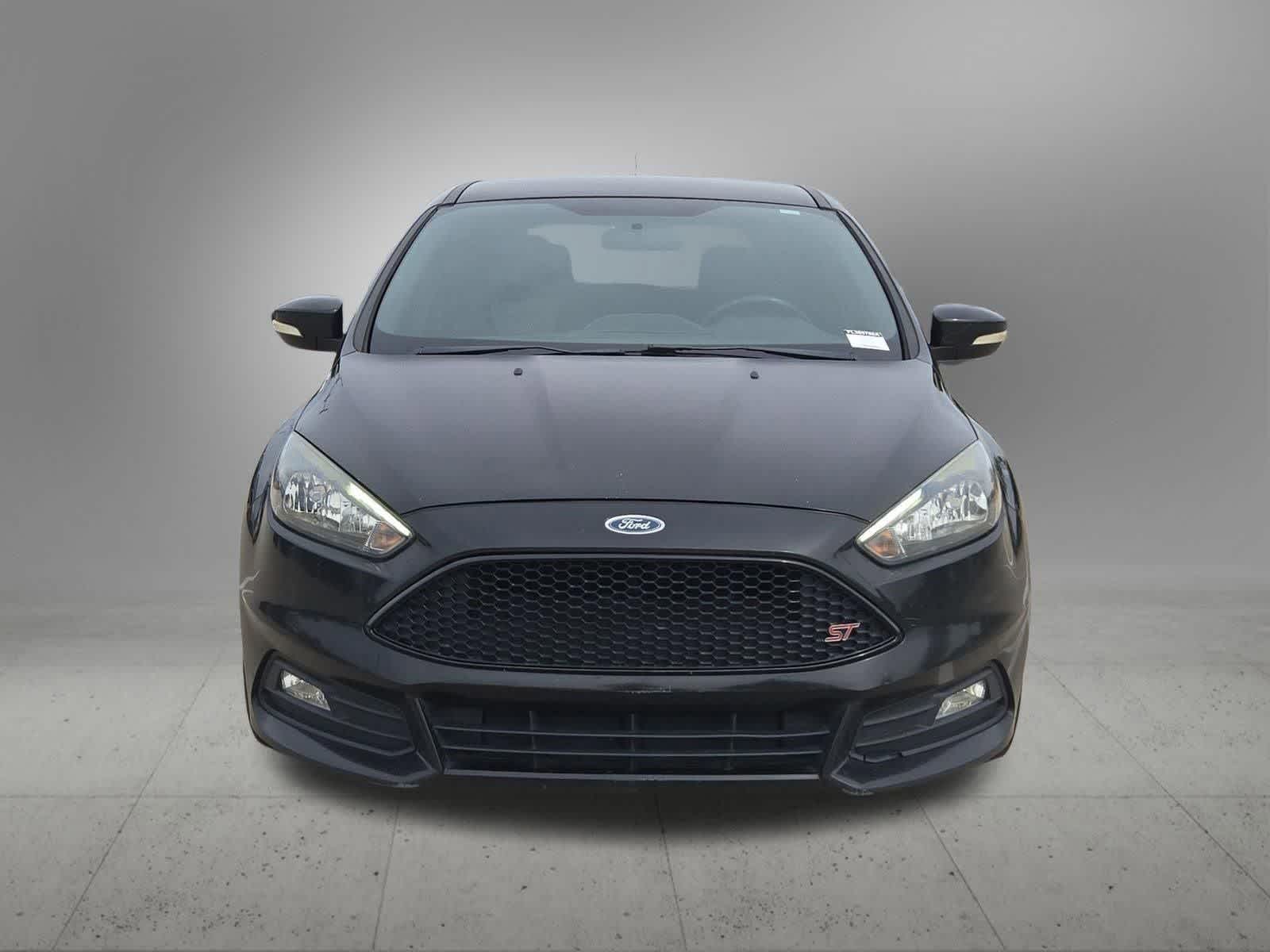 Thumbnail: 2015 Ford Focus - 9