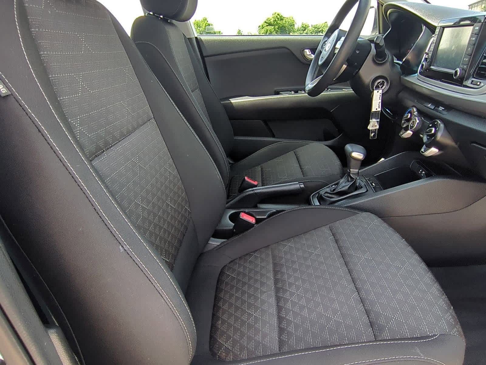 Thumbnail: 2020 Kia Rio - 20
