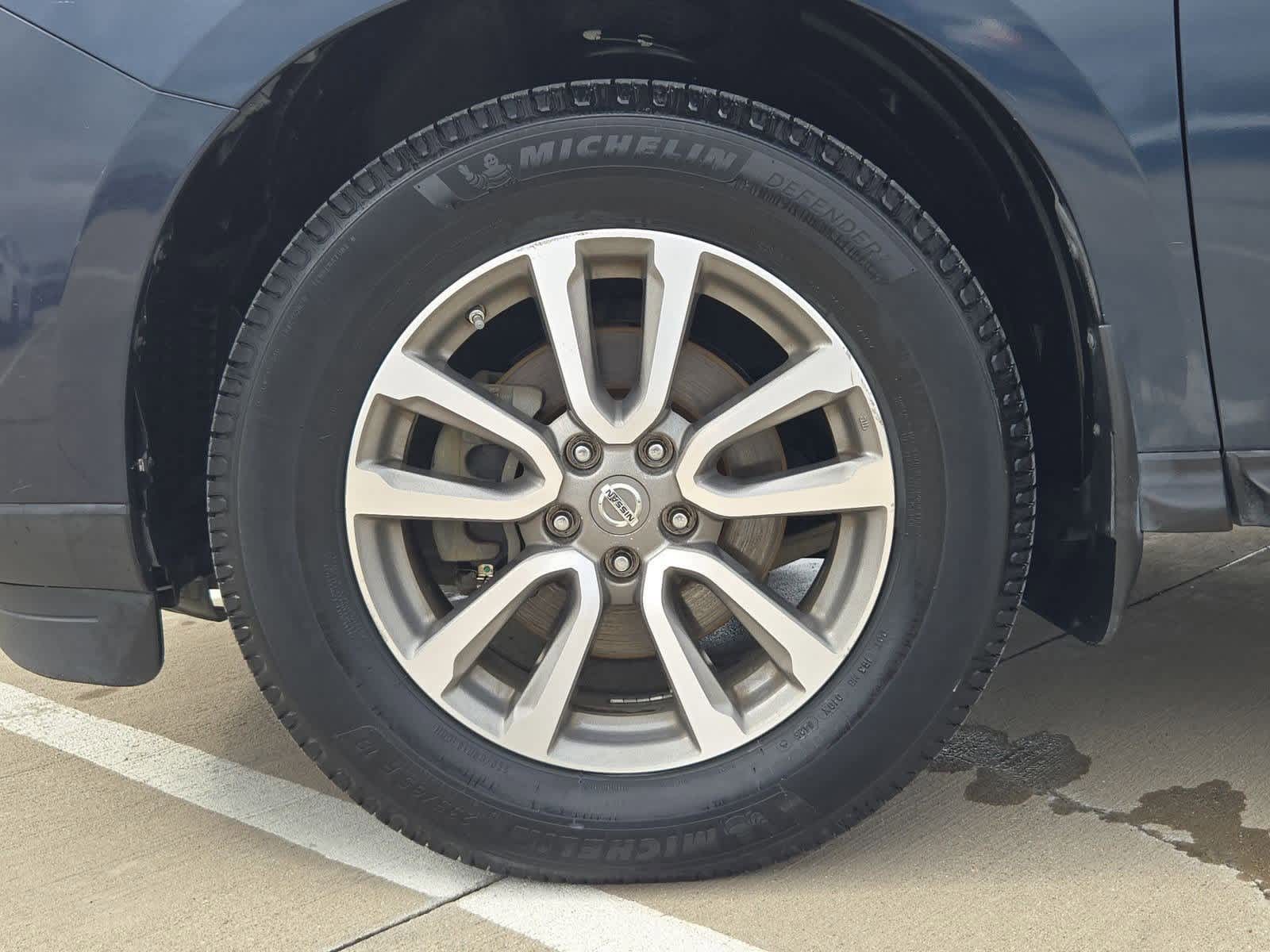 Thumbnail: 2015 Nissan Pathfinder - 13