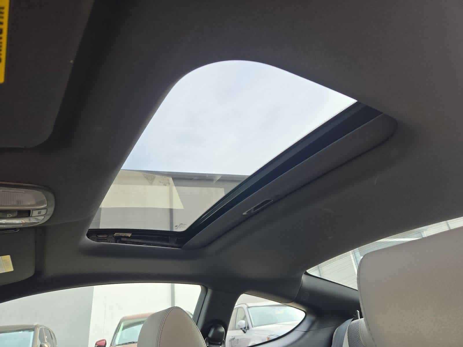 Thumbnail: 2013 Hyundai Genesis - 16