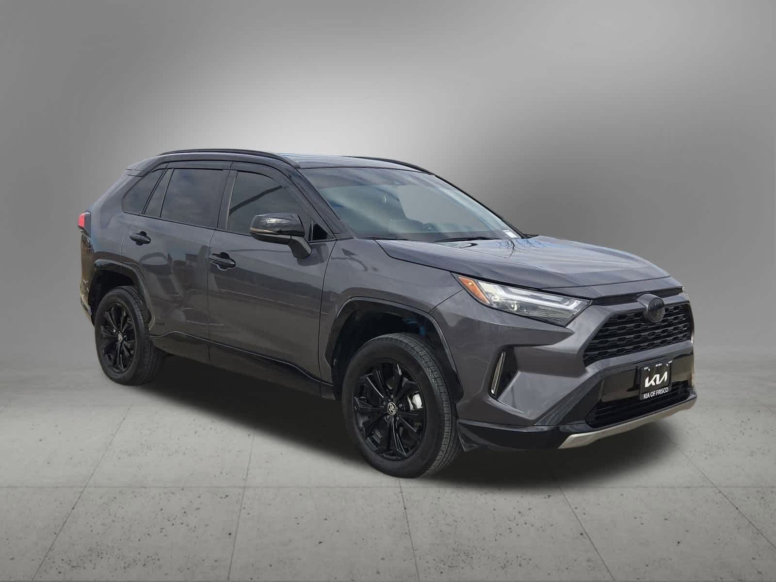 Thumbnail: 2022 Toyota RAV4 - 8