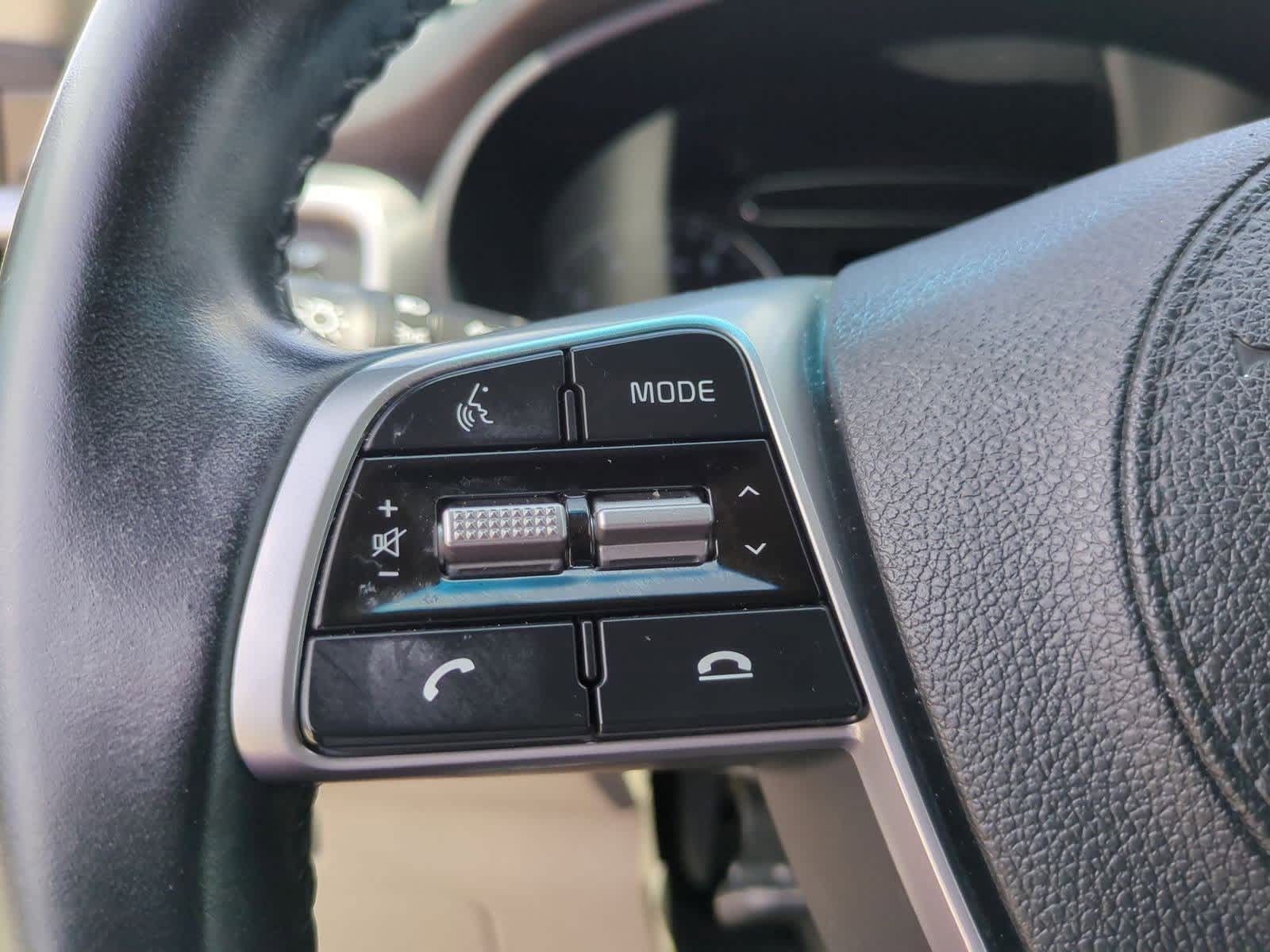 2020 Kia Sorento LX 22