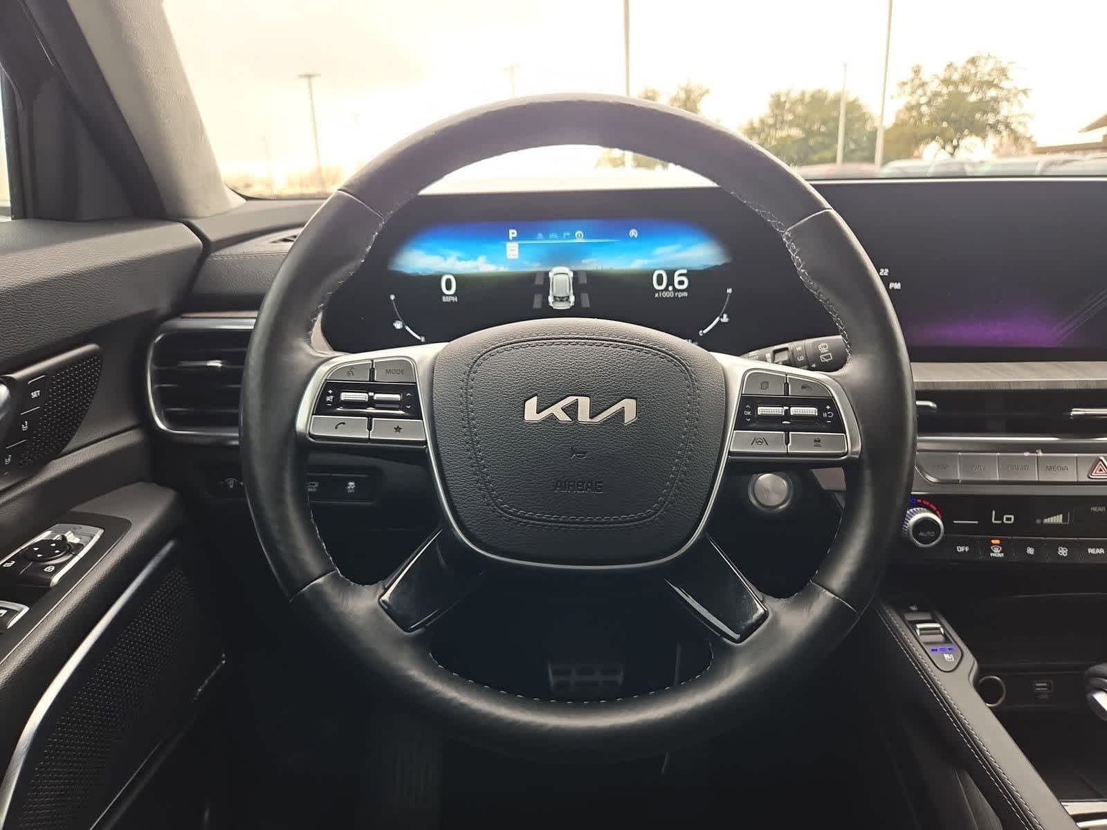 Thumbnail: 2023 Kia Telluride - 23