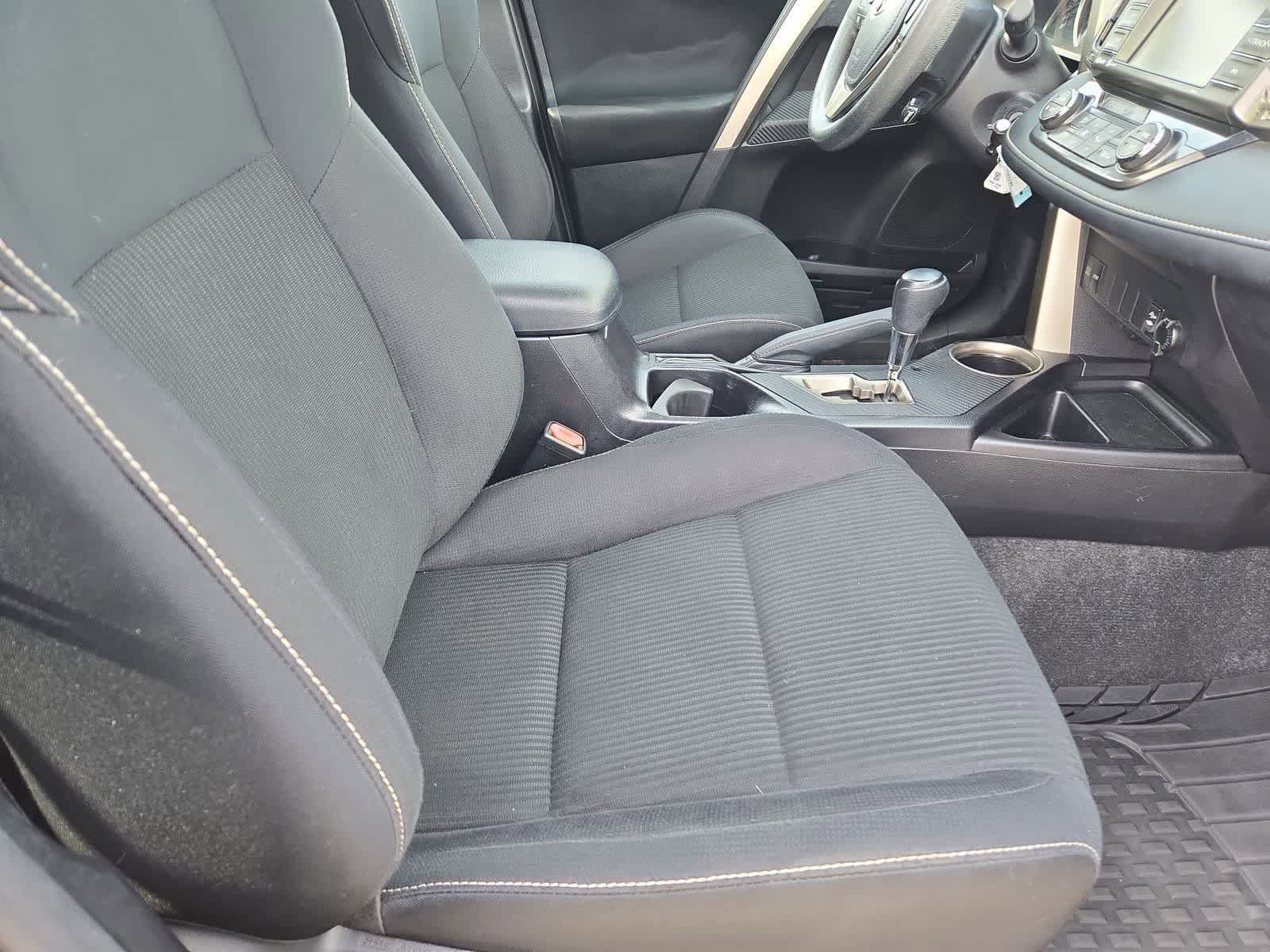 Thumbnail: 2015 Toyota RAV4 - 22