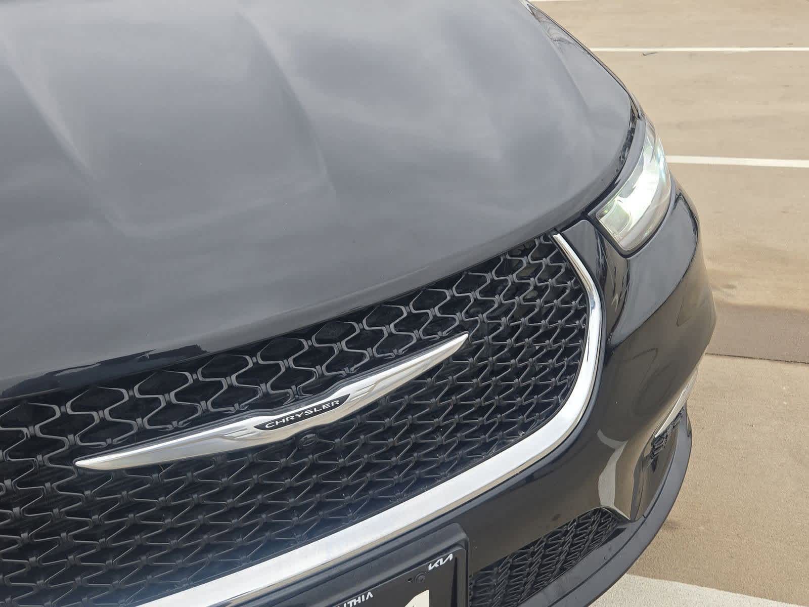 Thumbnail: 2023 Chrysler Pacifica - 11