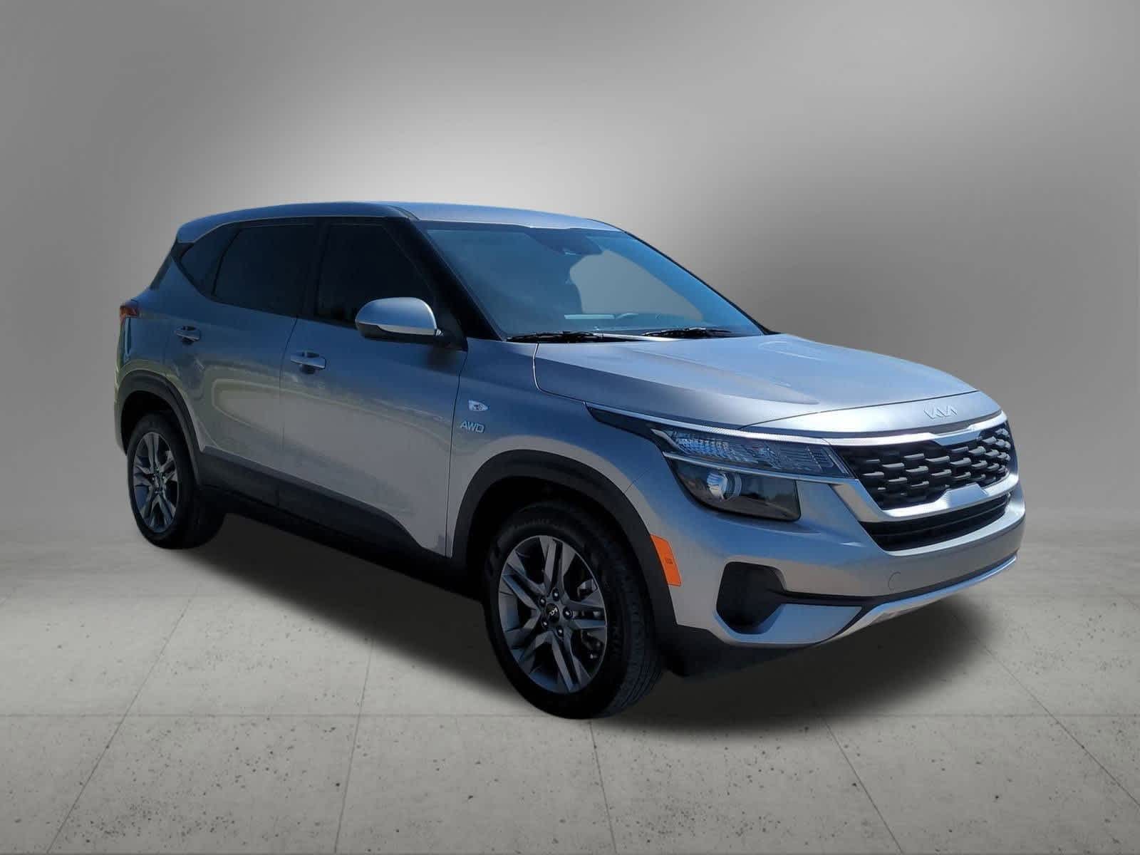 Thumbnail: 2022 Kia Seltos - 8