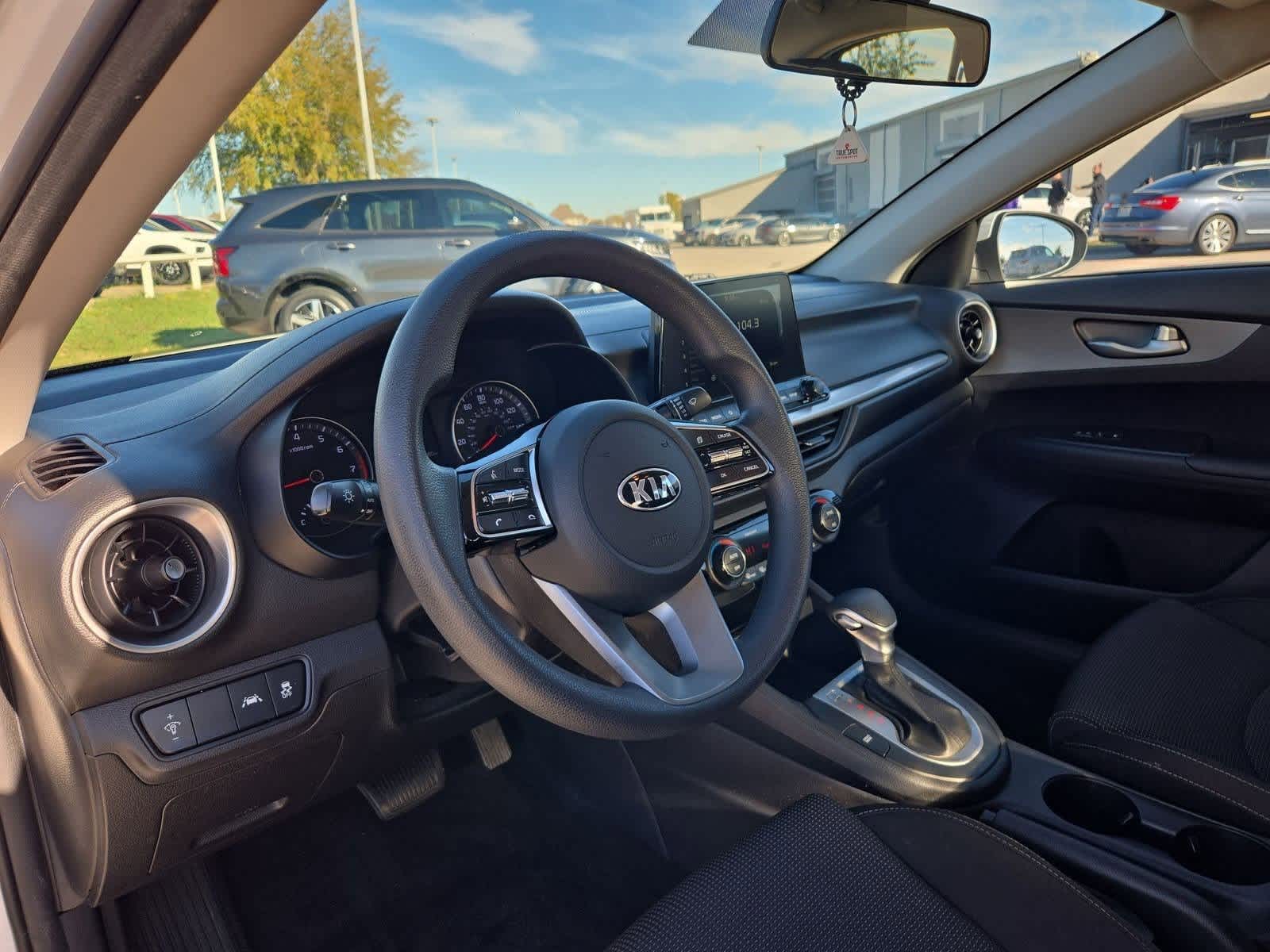 2019 Kia Forte LXS photo 2