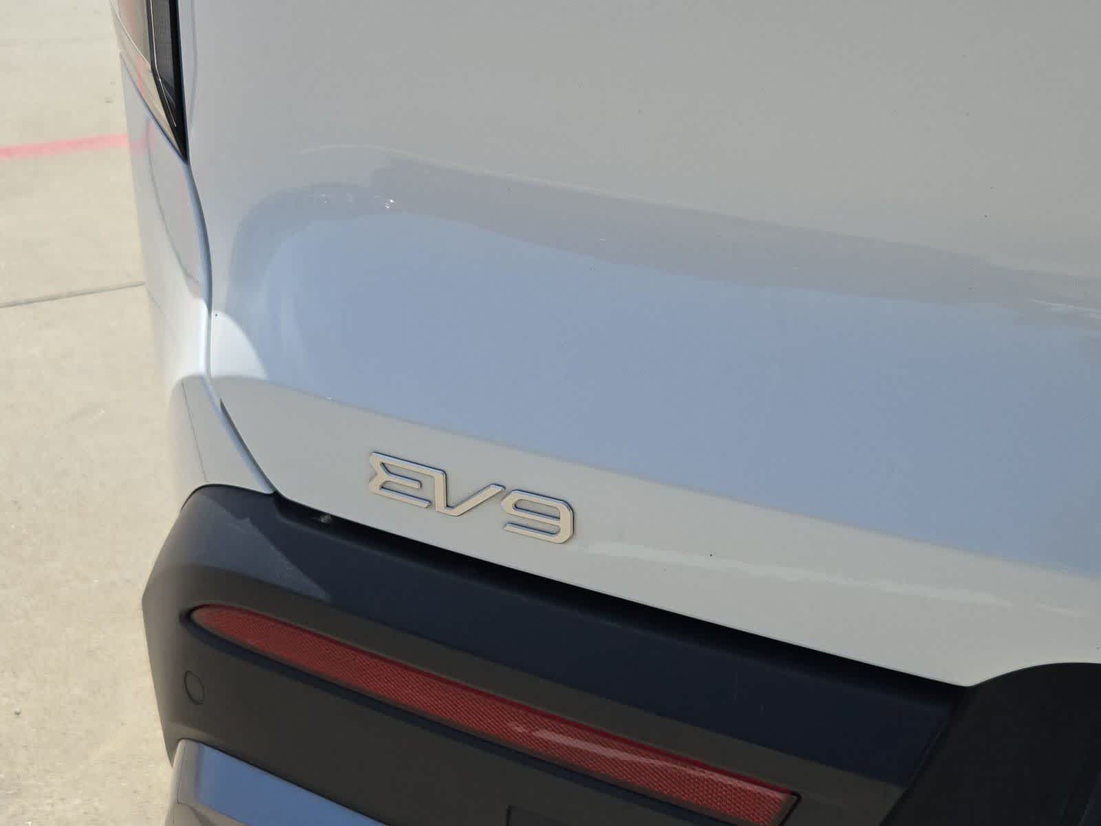 Thumbnail: 2024 Kia EV9 - 12