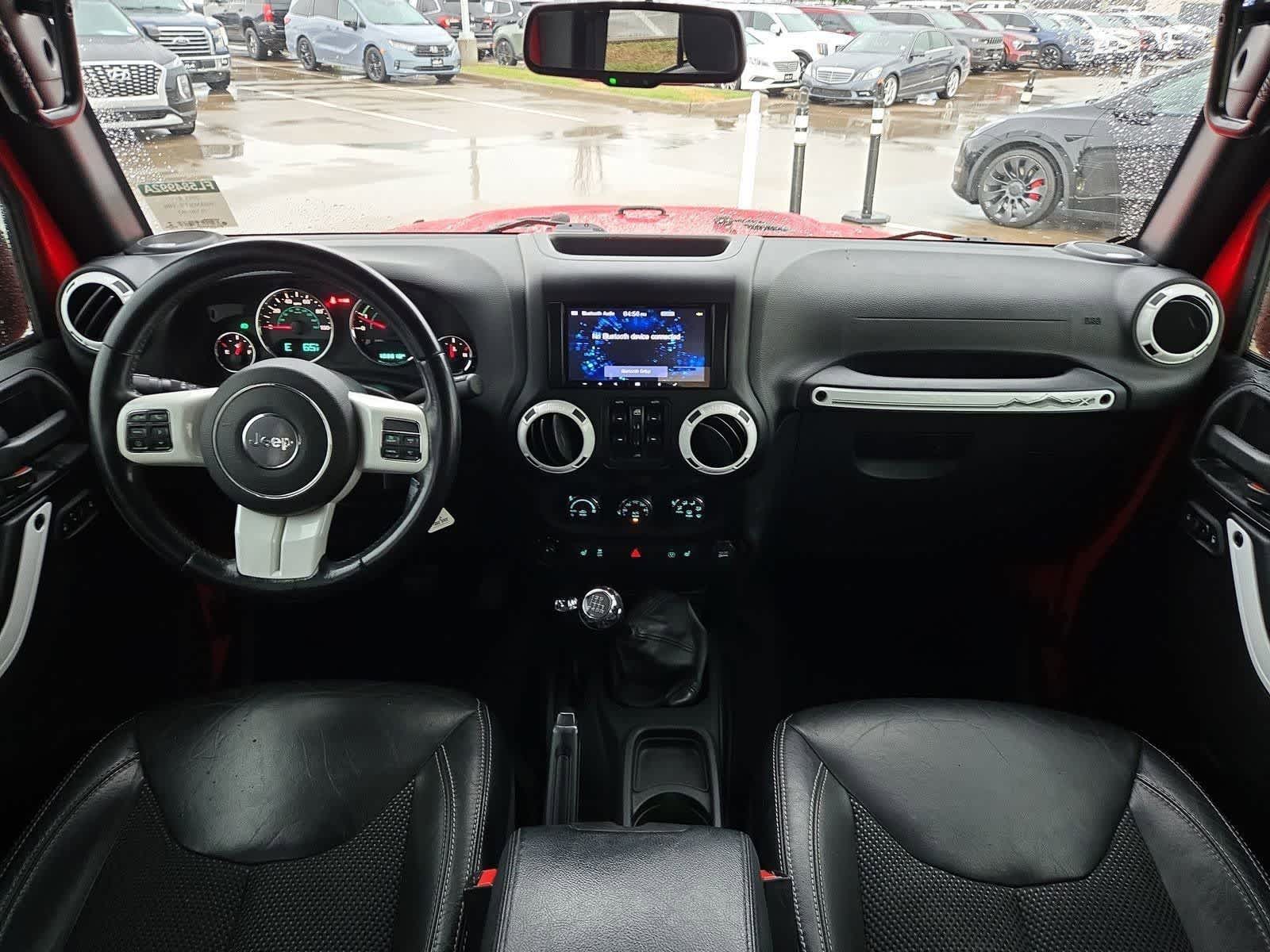 Thumbnail: 2015 Jeep Wrangler - 13