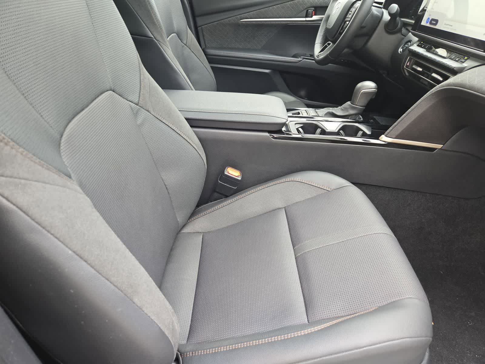 Thumbnail: 2025 Toyota Camry - 21