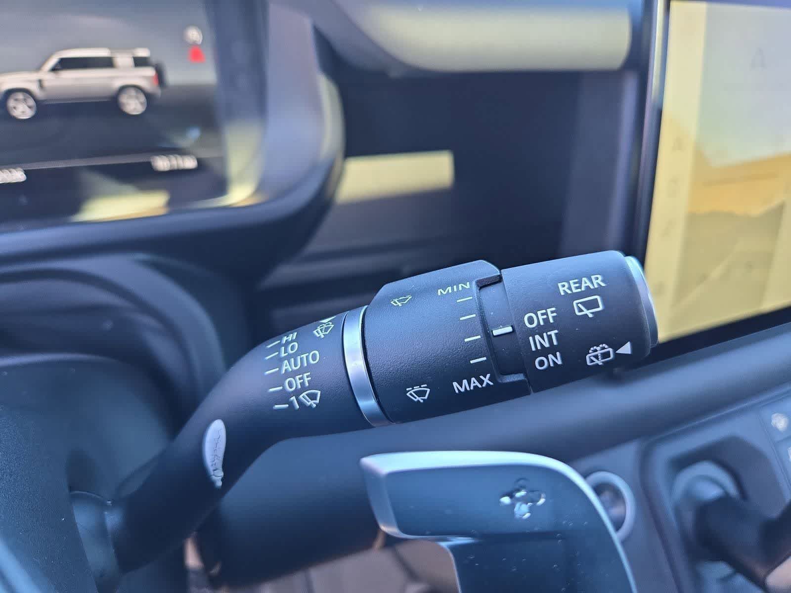 Thumbnail: 2023 Land Rover Defender - 24