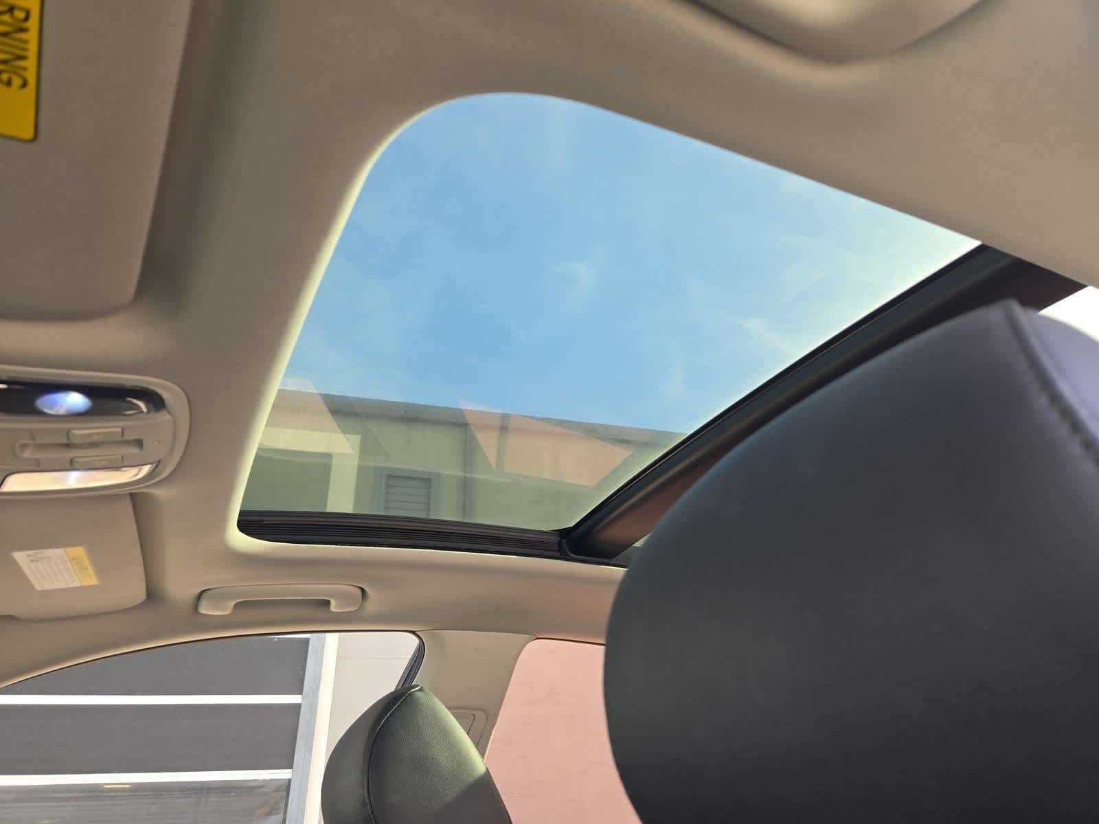 Thumbnail: 2016 Kia Optima - 18