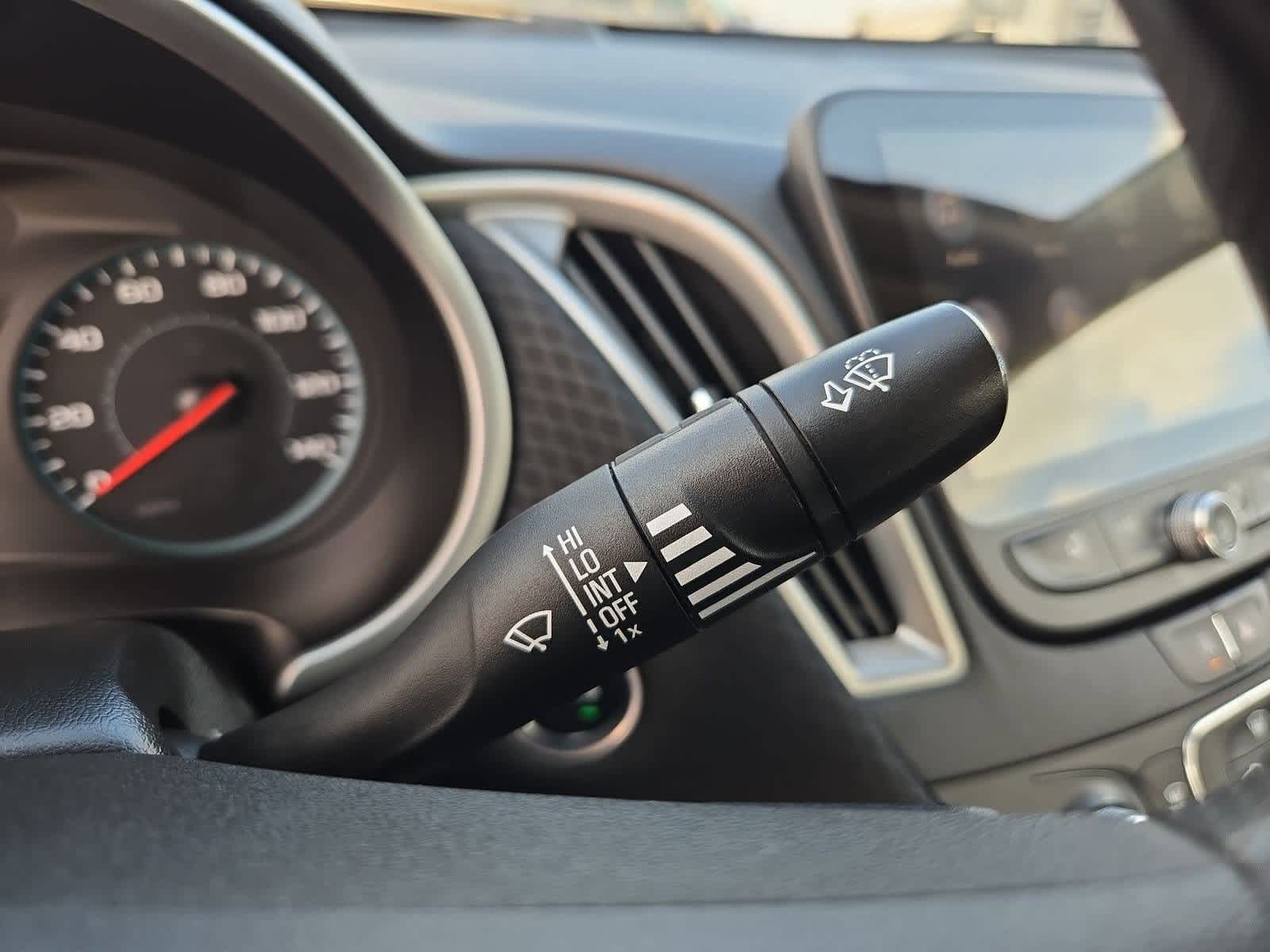 Thumbnail: 2022 Chevrolet Malibu - 24